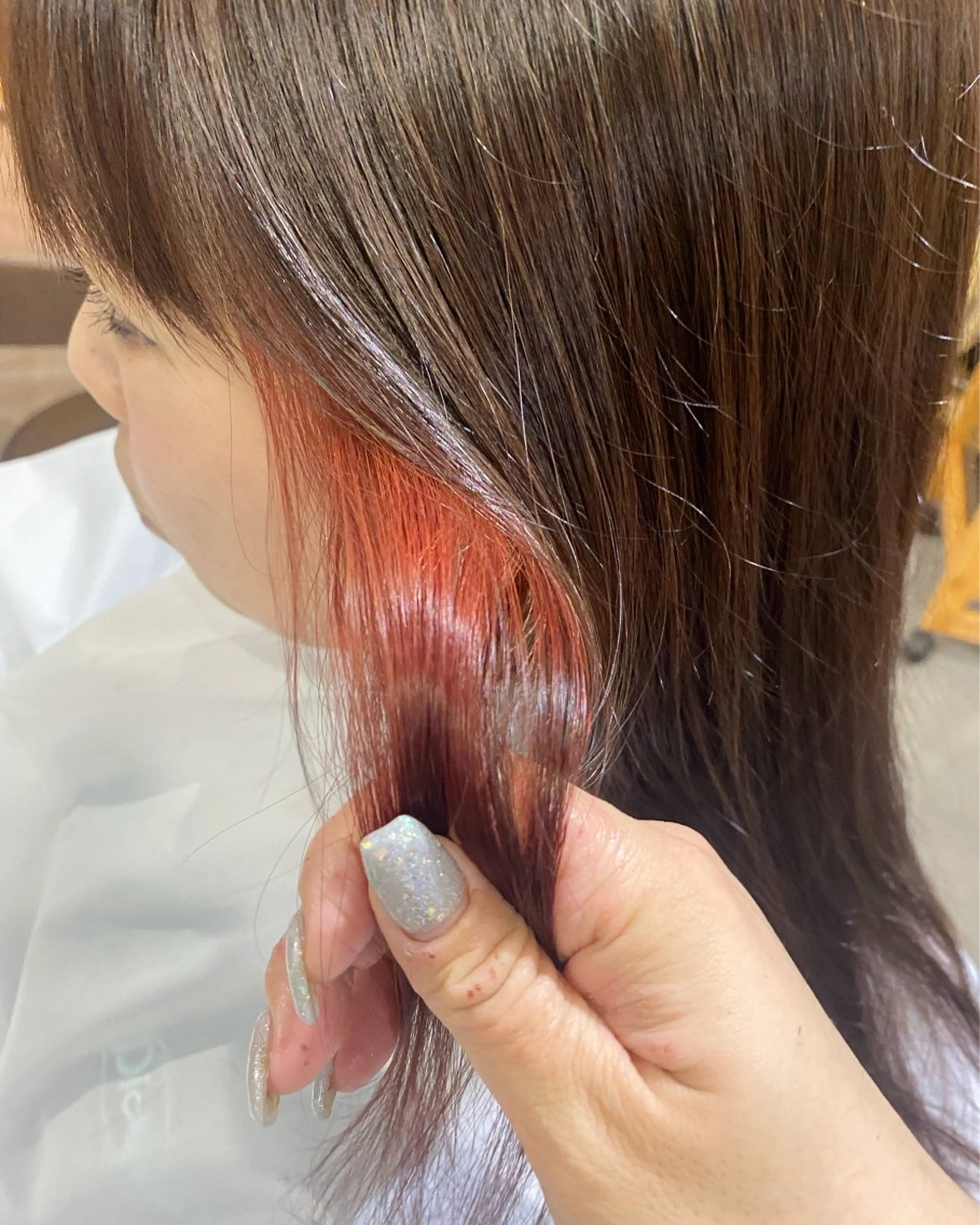 オンカラー＋イヤリングデザインブリーチ(ダメージ軽減保湿剤付き)の写真