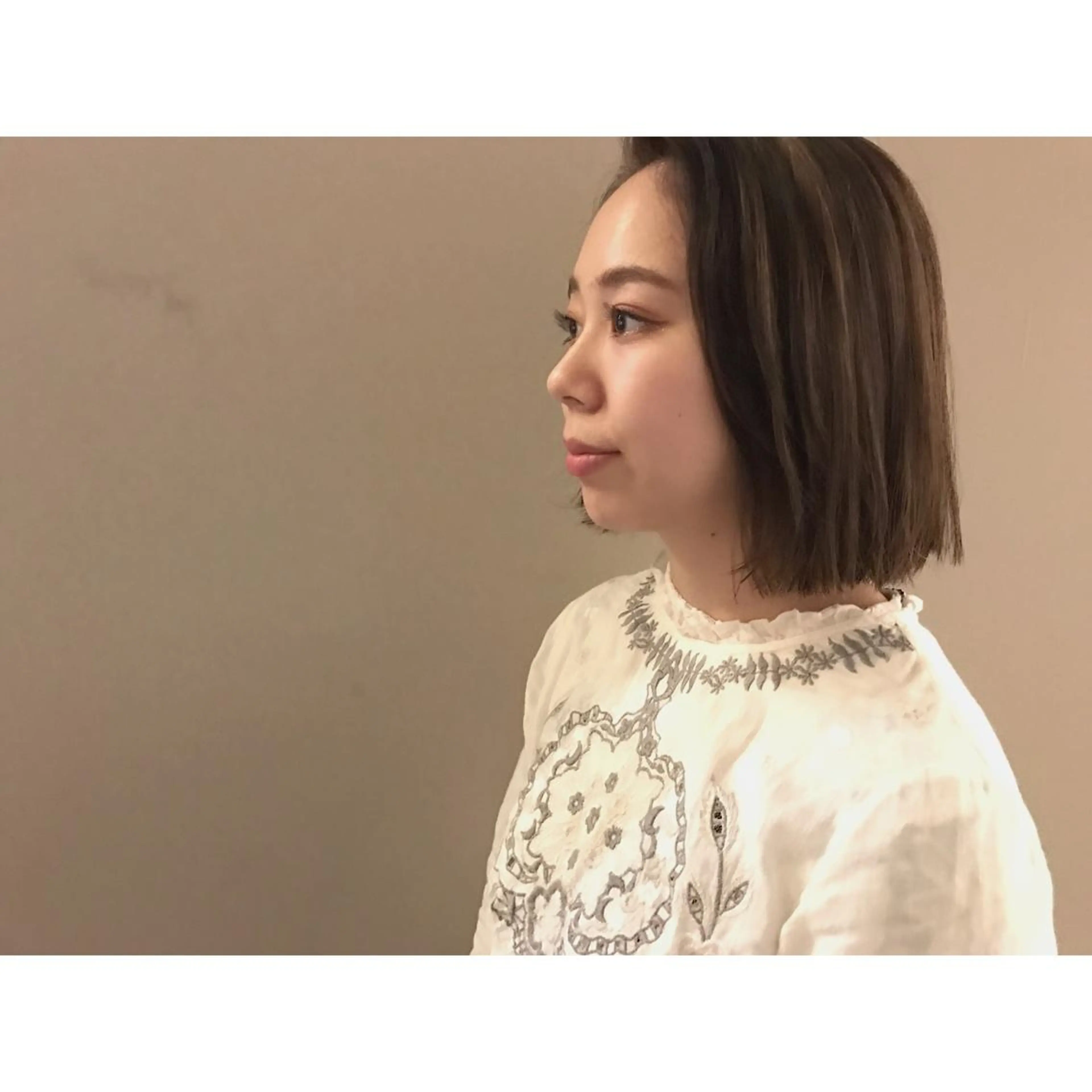 ショート ミディアム カラー グレージュ ハイライトカラー イルミナカラー オリーブカラー オリーブグレージュ 日々所属・谷 大地のヘアスタイル