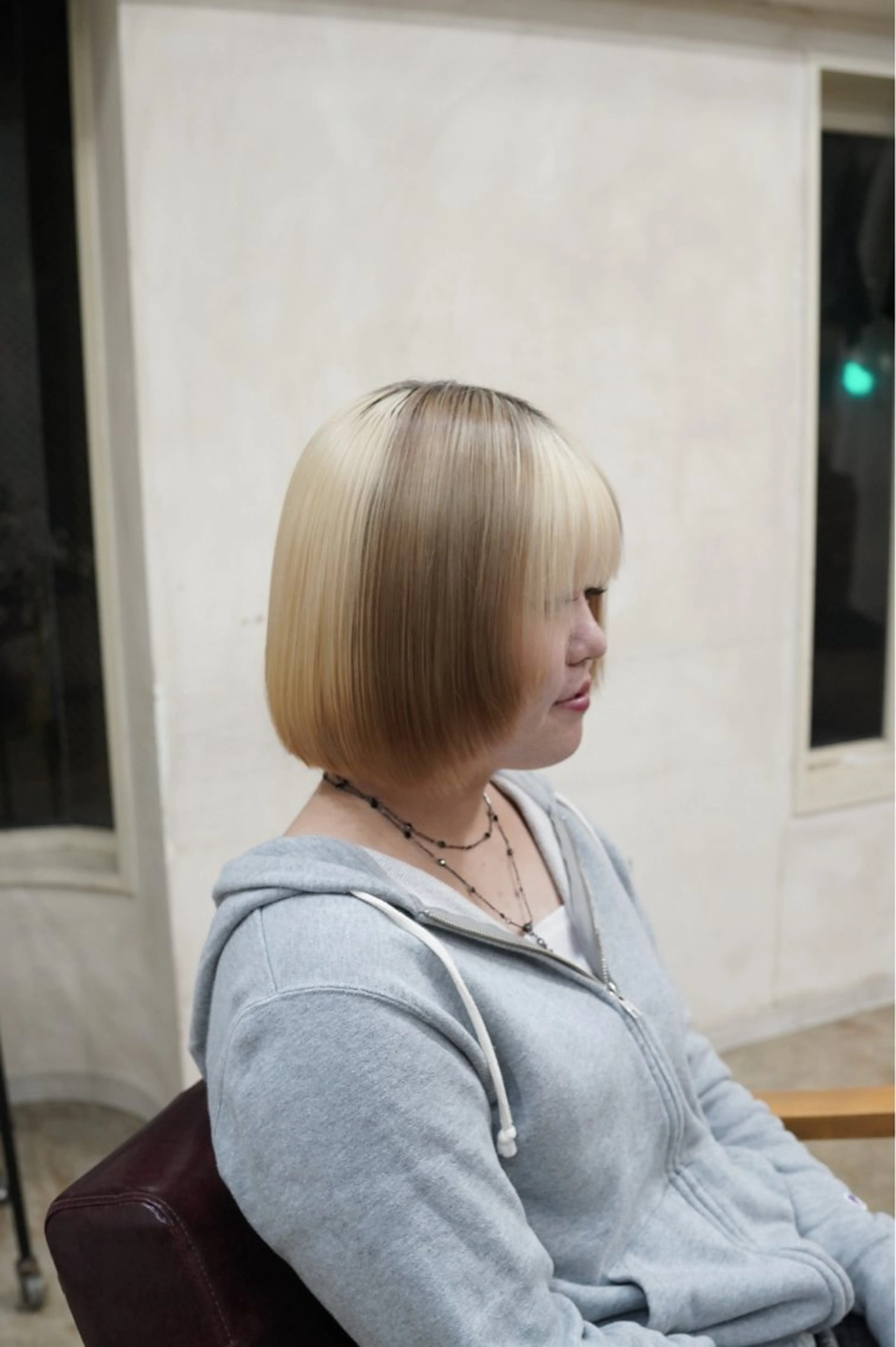 ミディアム 顔まわりレイヤー レイヤーカット 🪞透けヘア髪質改善 艶ベージュ/nagiのヘアスタイル