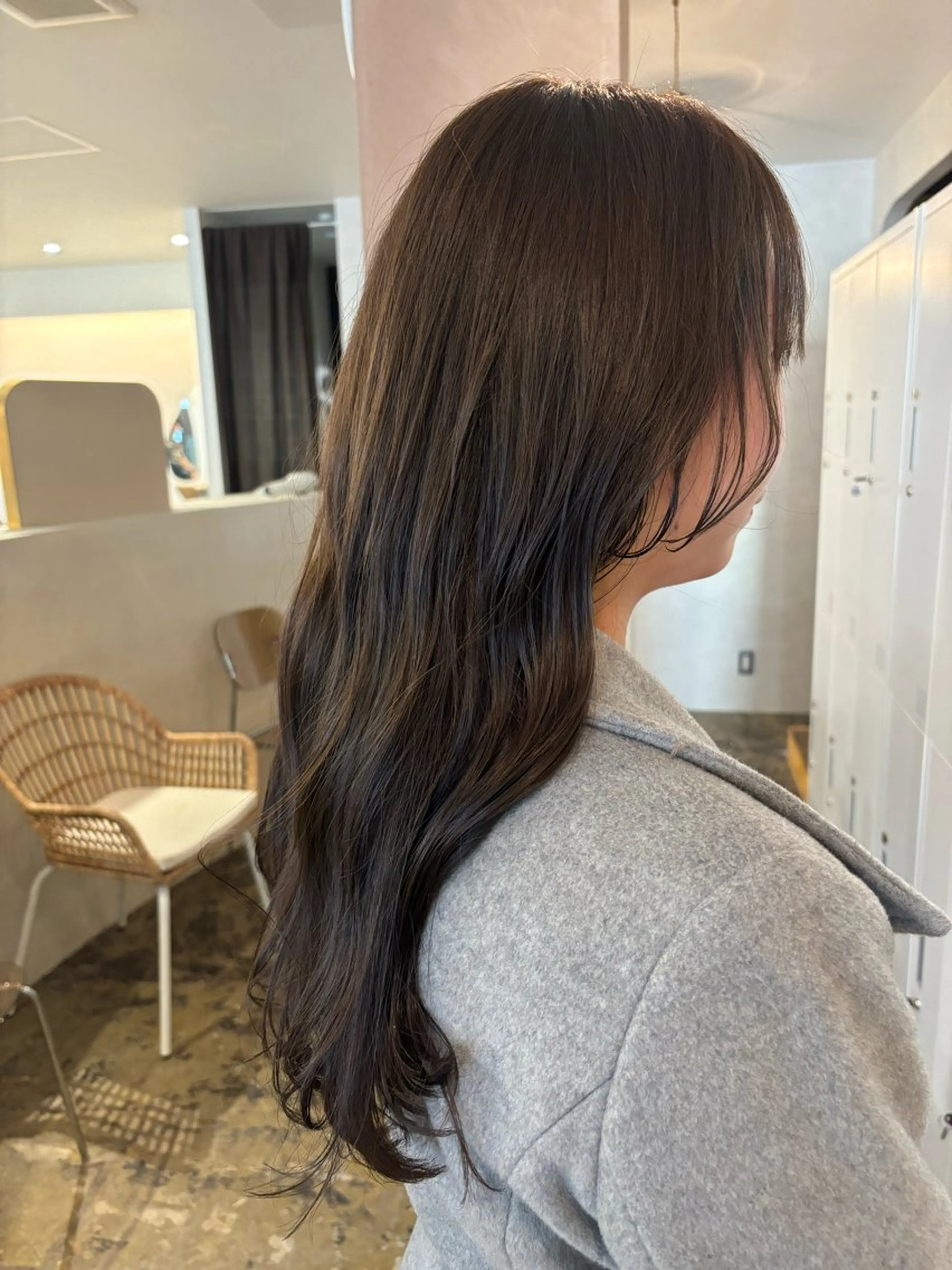 ロング カット ヘアカラー トリートメント モエカ -YUCCA-のヘアスタイル