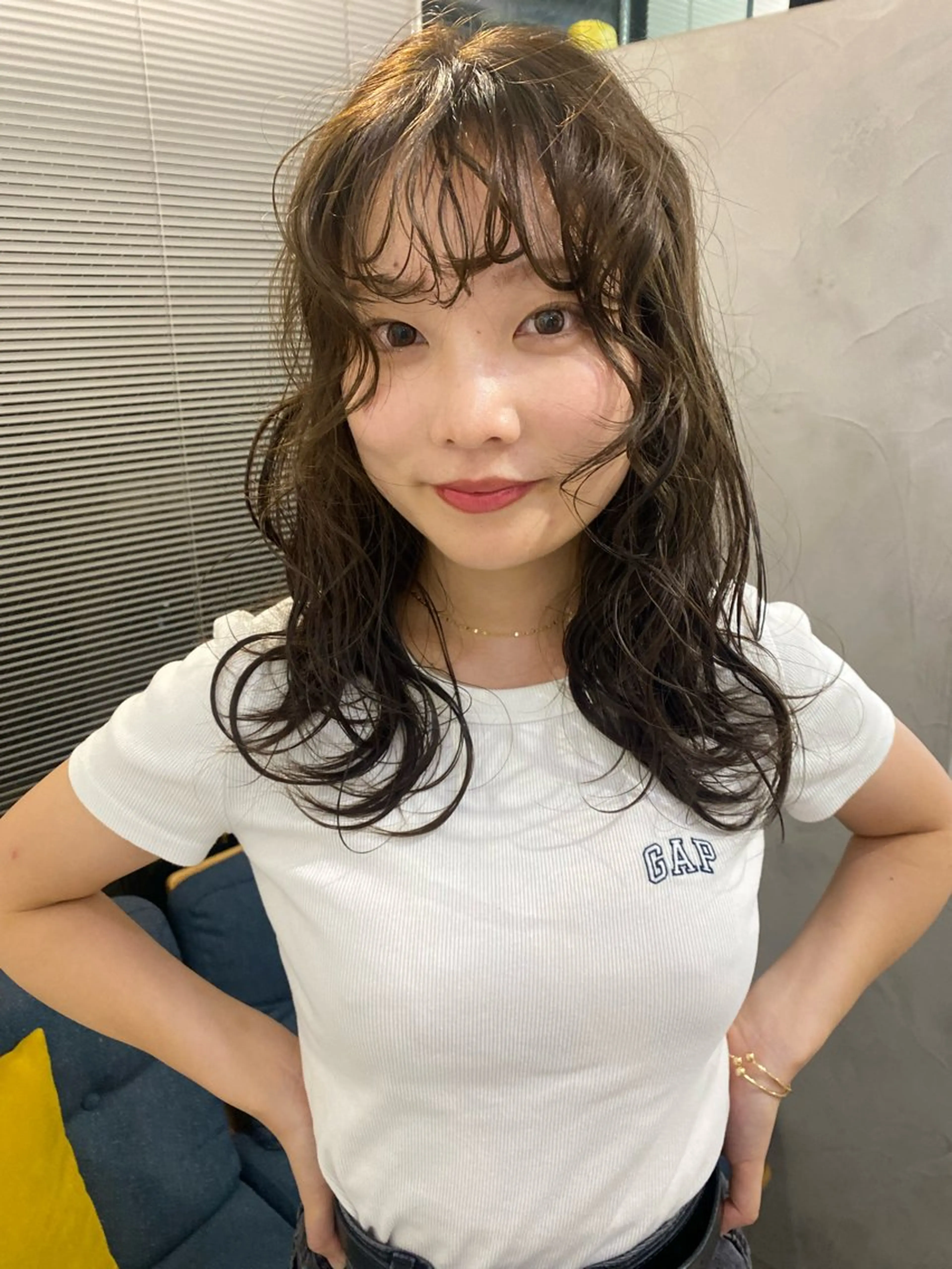 セミロング カラー パーマ 艶 ケアブリーチ 🎀🩵RISAのヘアスタイル