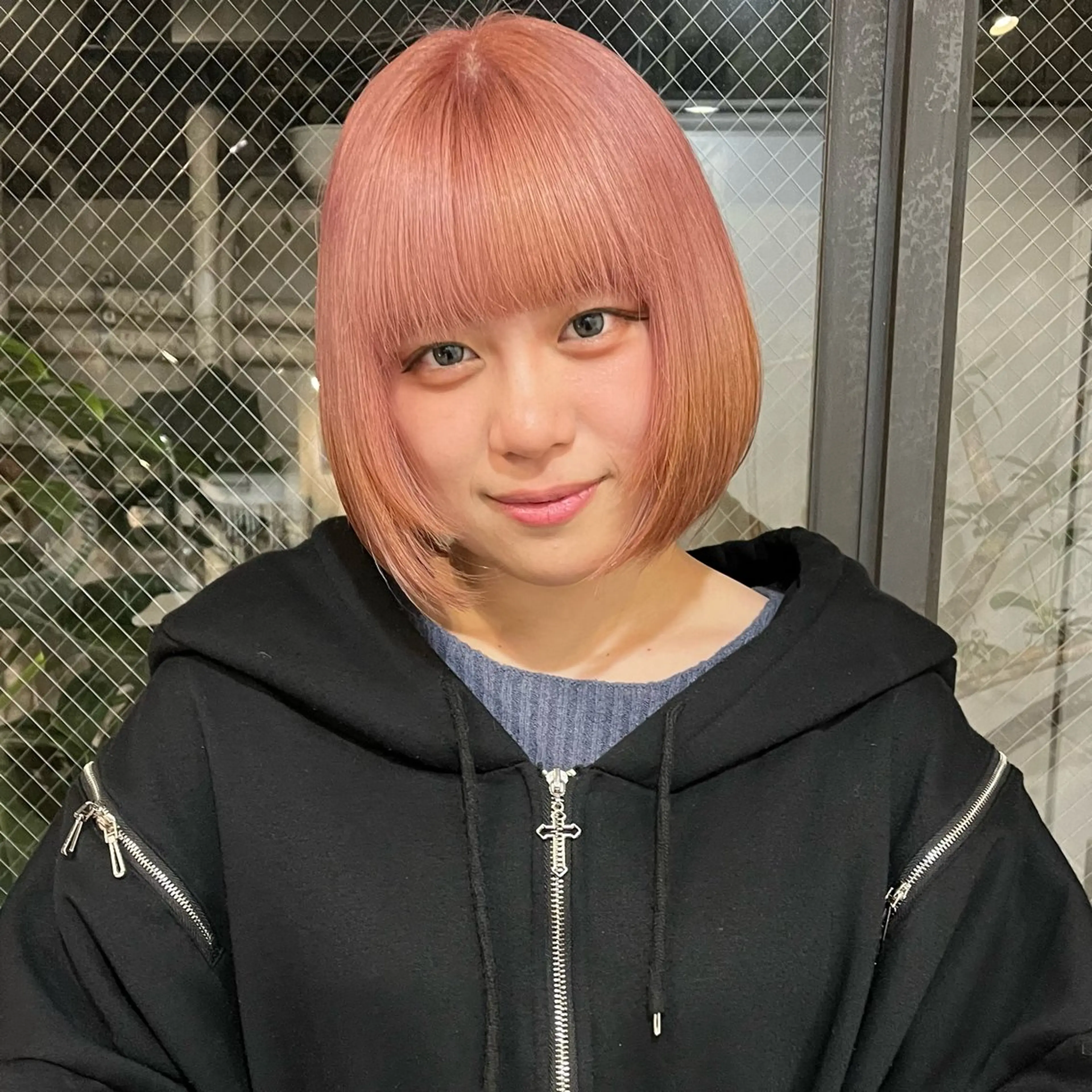 ショート カラー ヘアカラー Qin所属・ルーツカラー 🌟  ミキのヘアスタイル