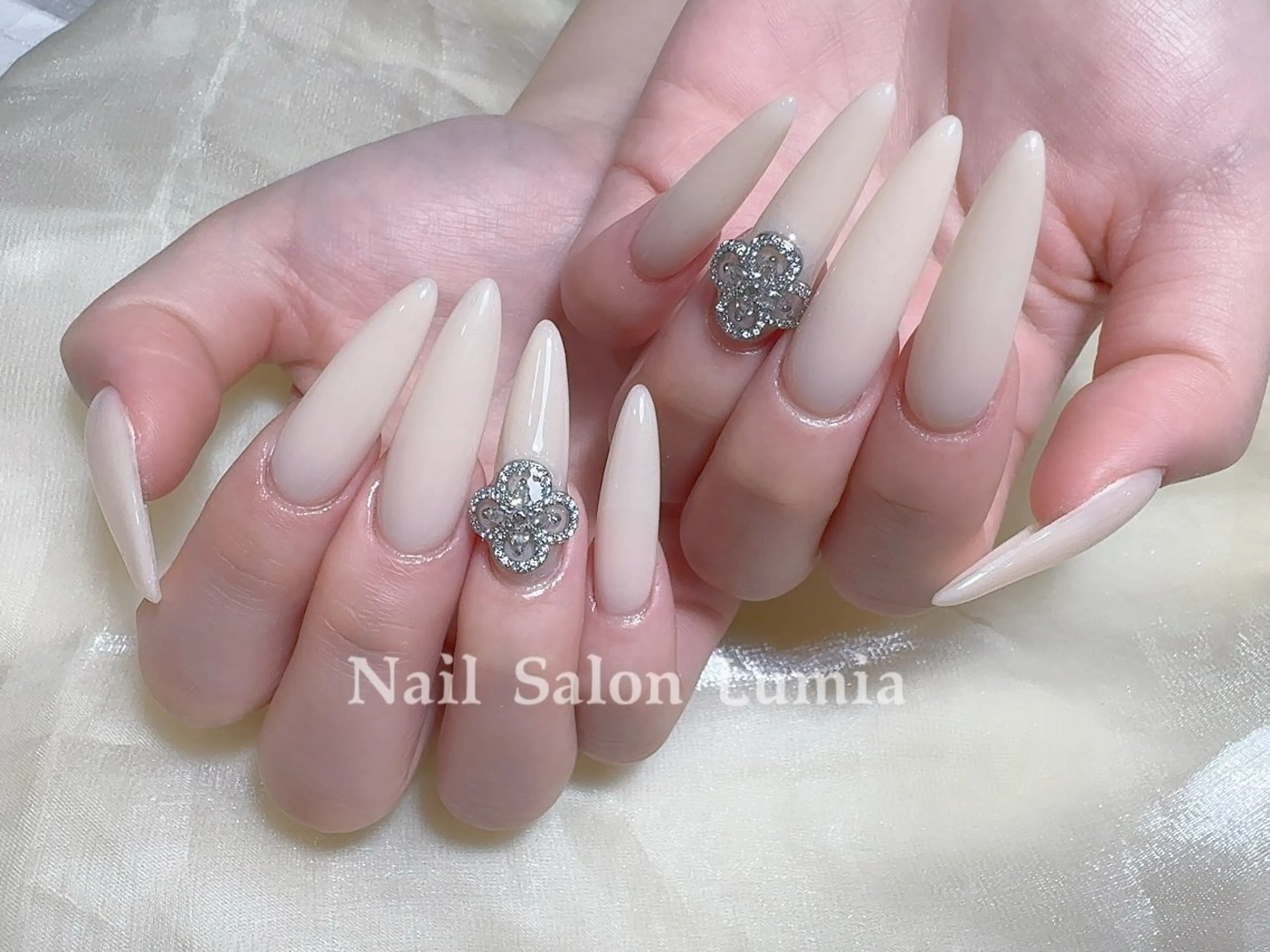 ネイル ハンドネイル ネイルサロン ルミア Lumia 店長のネイルデザイン