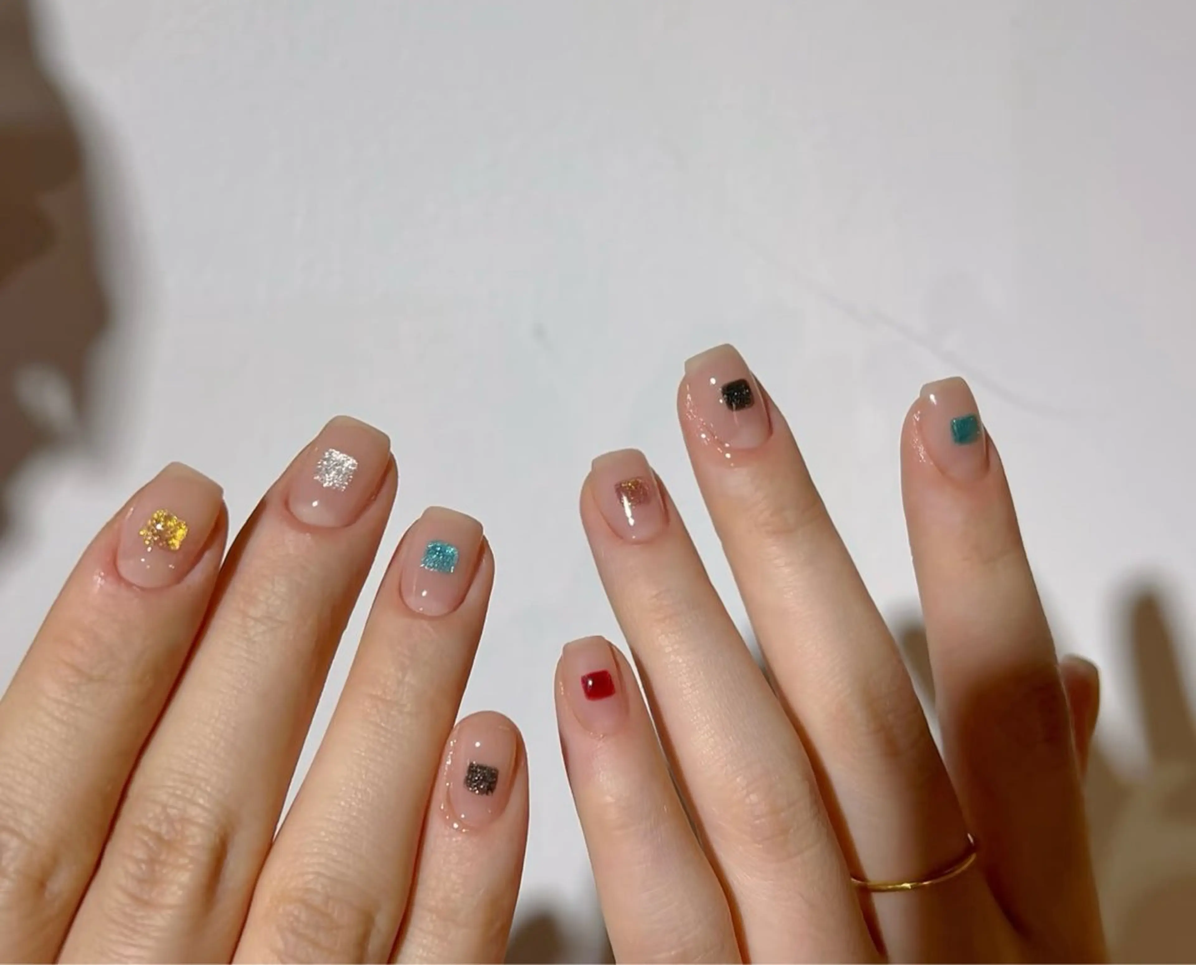 ネイル ジェルネイル オフィスネイル ワンカラーネイル 赤色 シンプルネイル ハンドネイル EG えまEMAのネイルデザイン