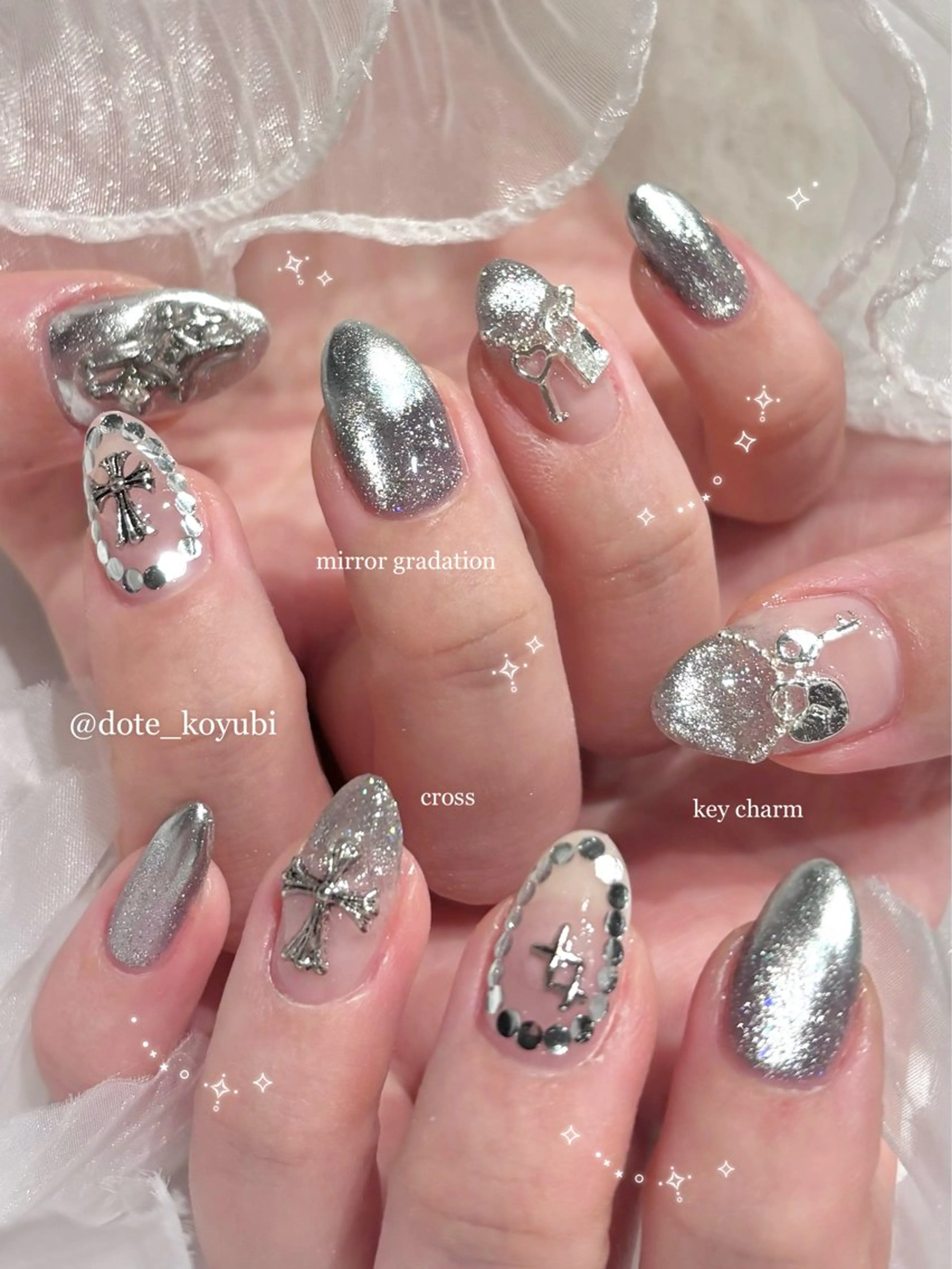 ネイル グラデーション 水色 マグネットネイル ミラーネイル ハンドネイル nail salon DOTE(ドート)のネイルデザイン