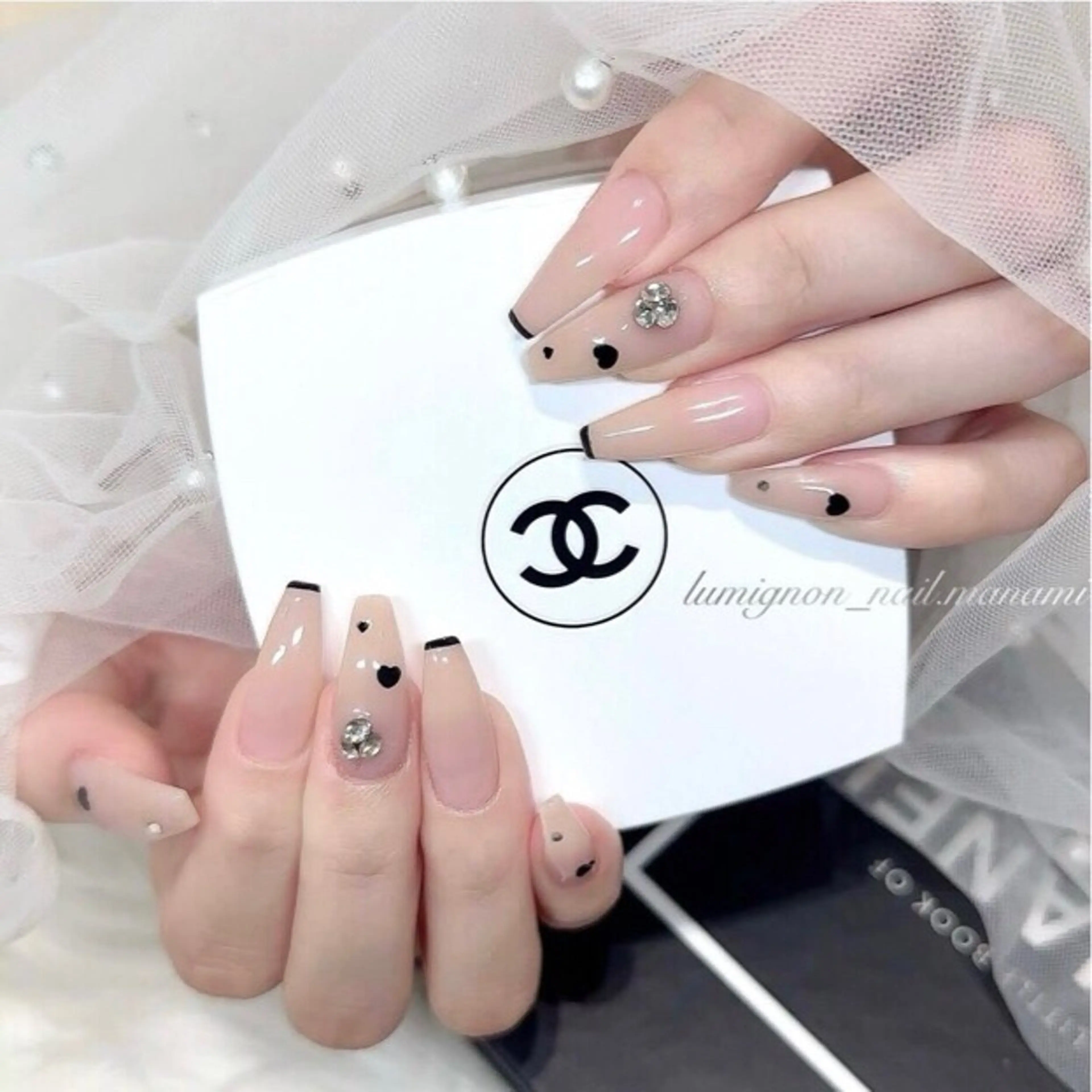 ネイル 長さ出し グラデーション キラキラネイル マグネットネイル ニュアンスネイル ハンドネイル Lee Ainのネイルデザイン