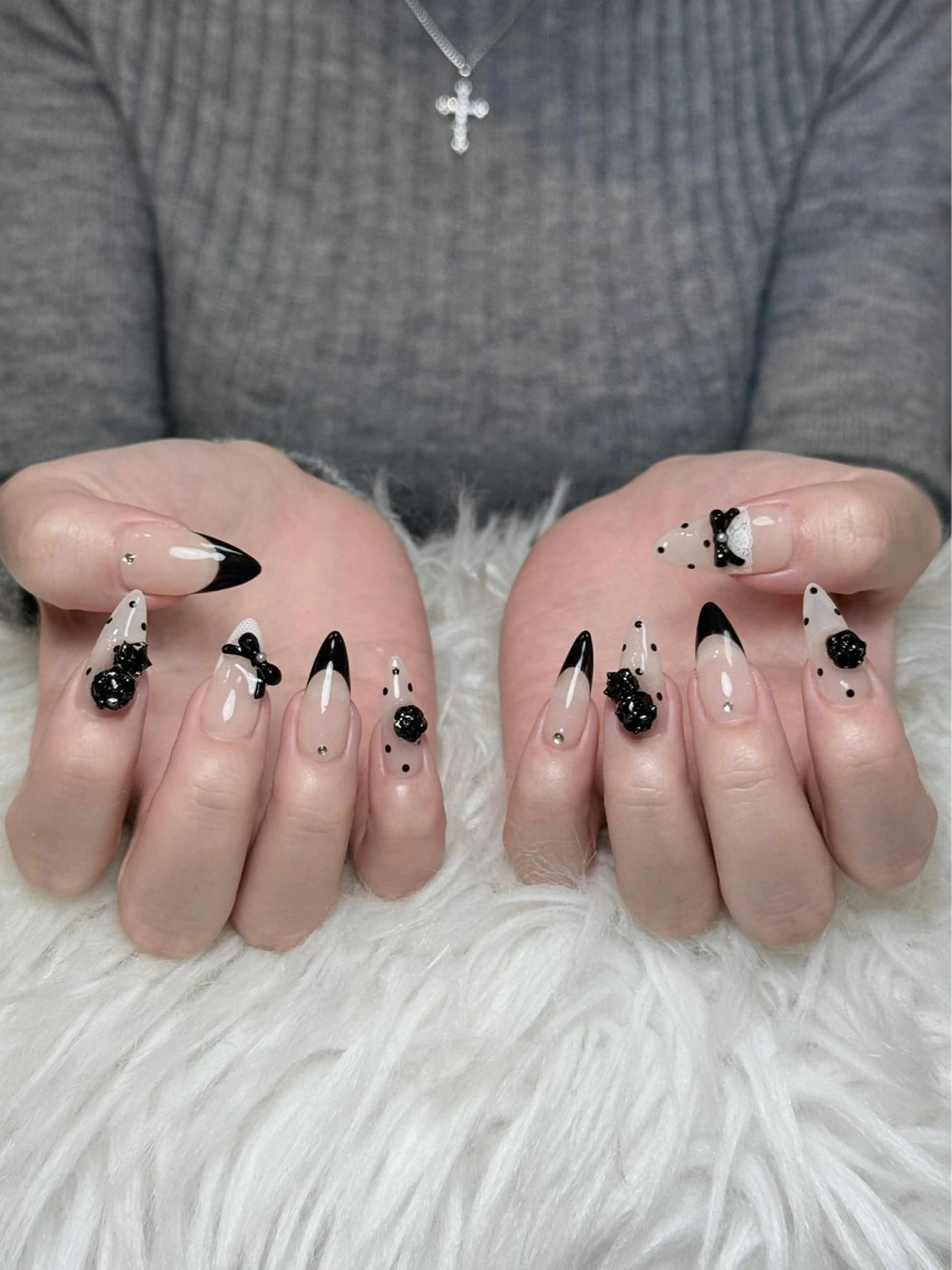 ネイル ボルドー ブラウン チークネイル ドット フットネイル Julli NailStudioのネイルデザイン