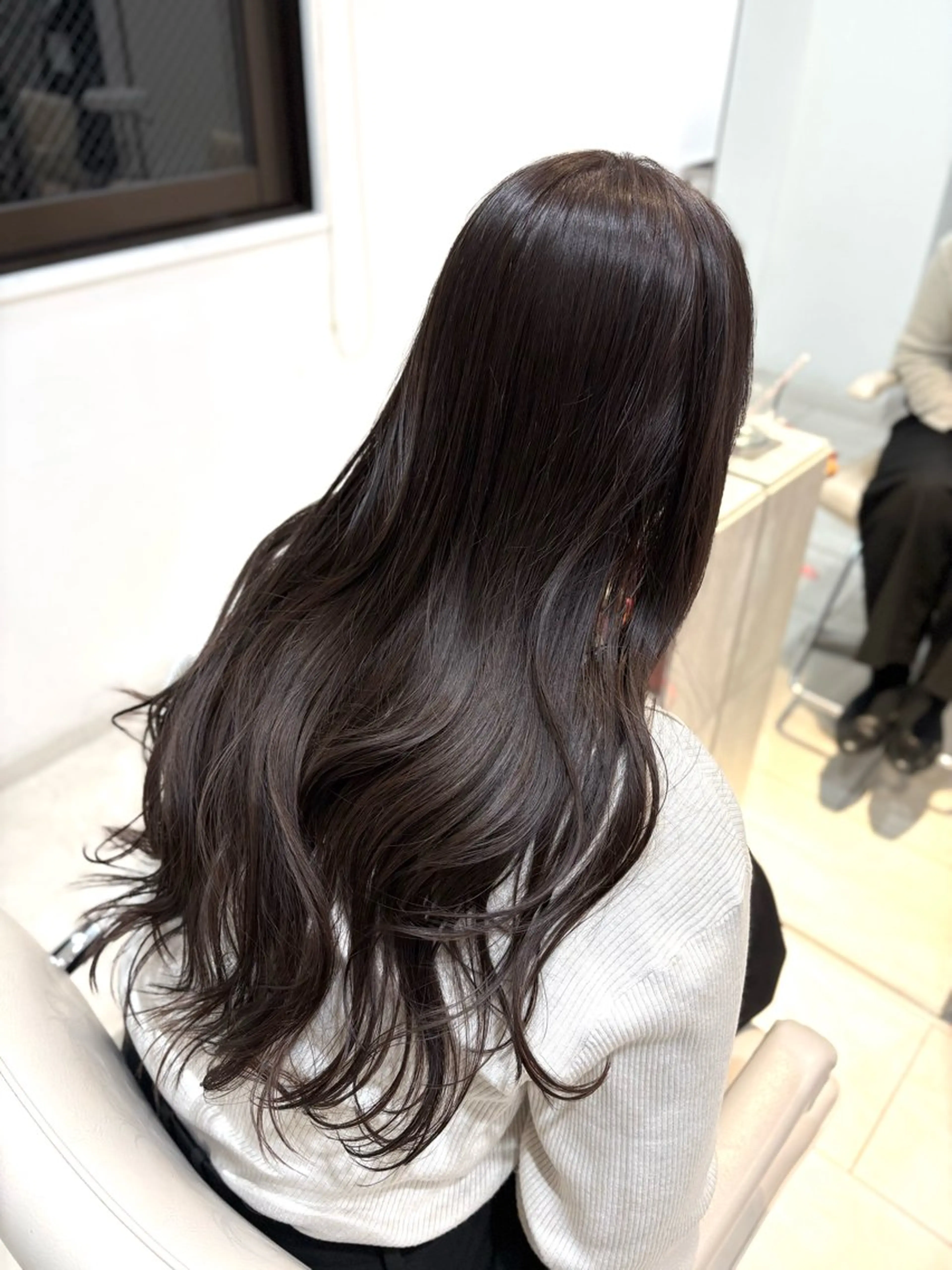 ロング THE GLOBES 表参道原宿所属・山下 凪澄のヘアスタイル