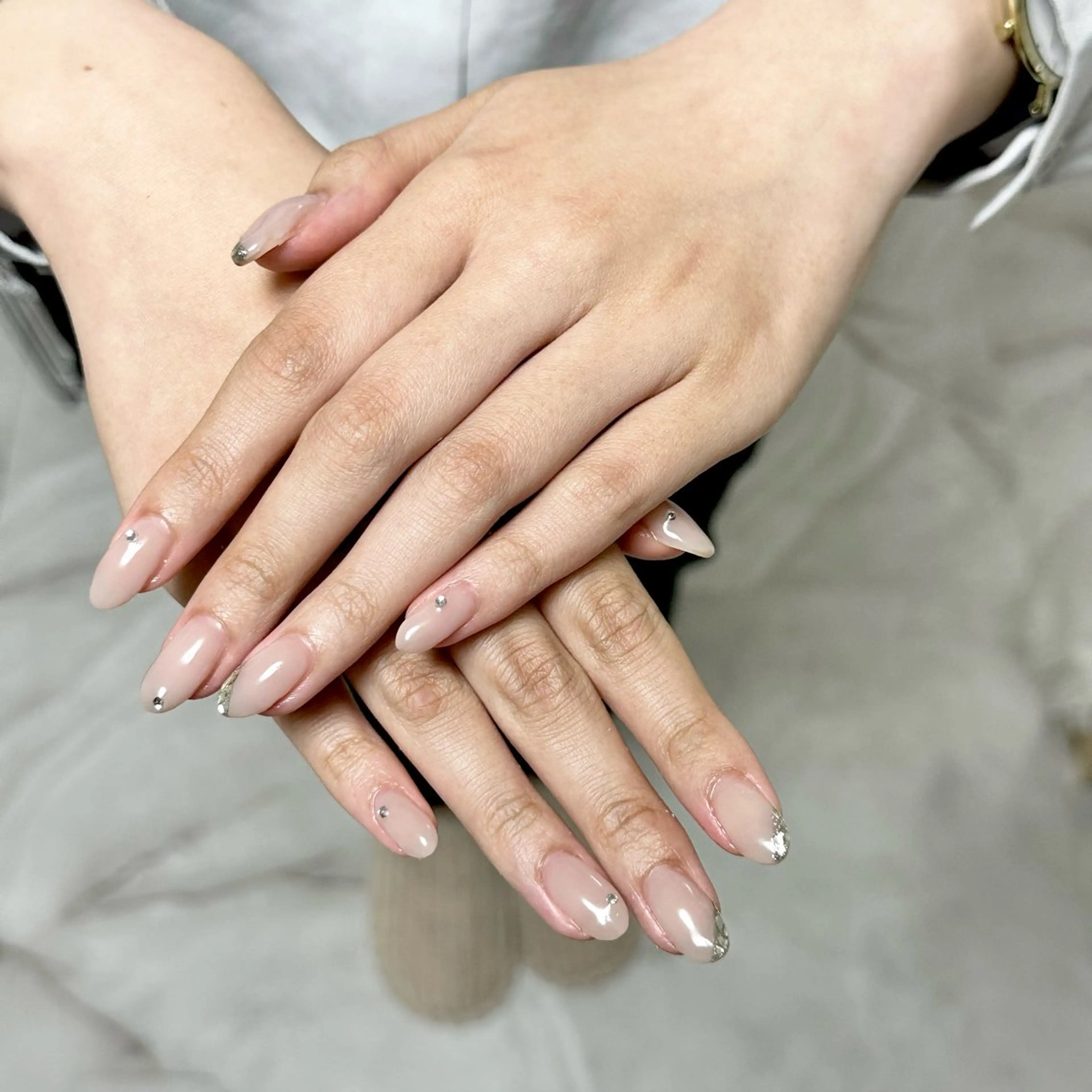 ネイル フレンチネイル ガラスフレンチ LAUR Natsukiのネイルデザイン