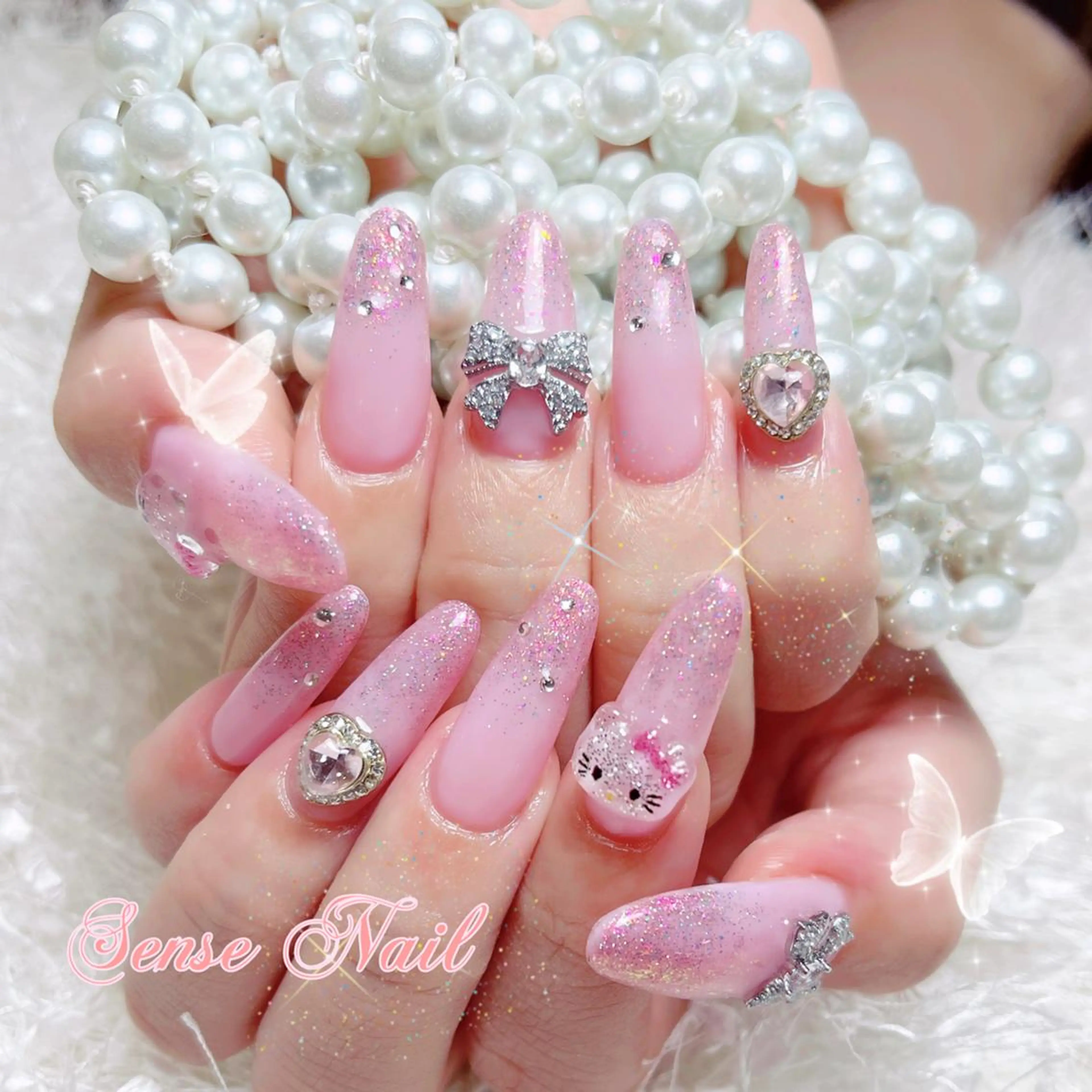 ネイル ハンドネイル ハンドケア Queening 🦋のネイルデザイン