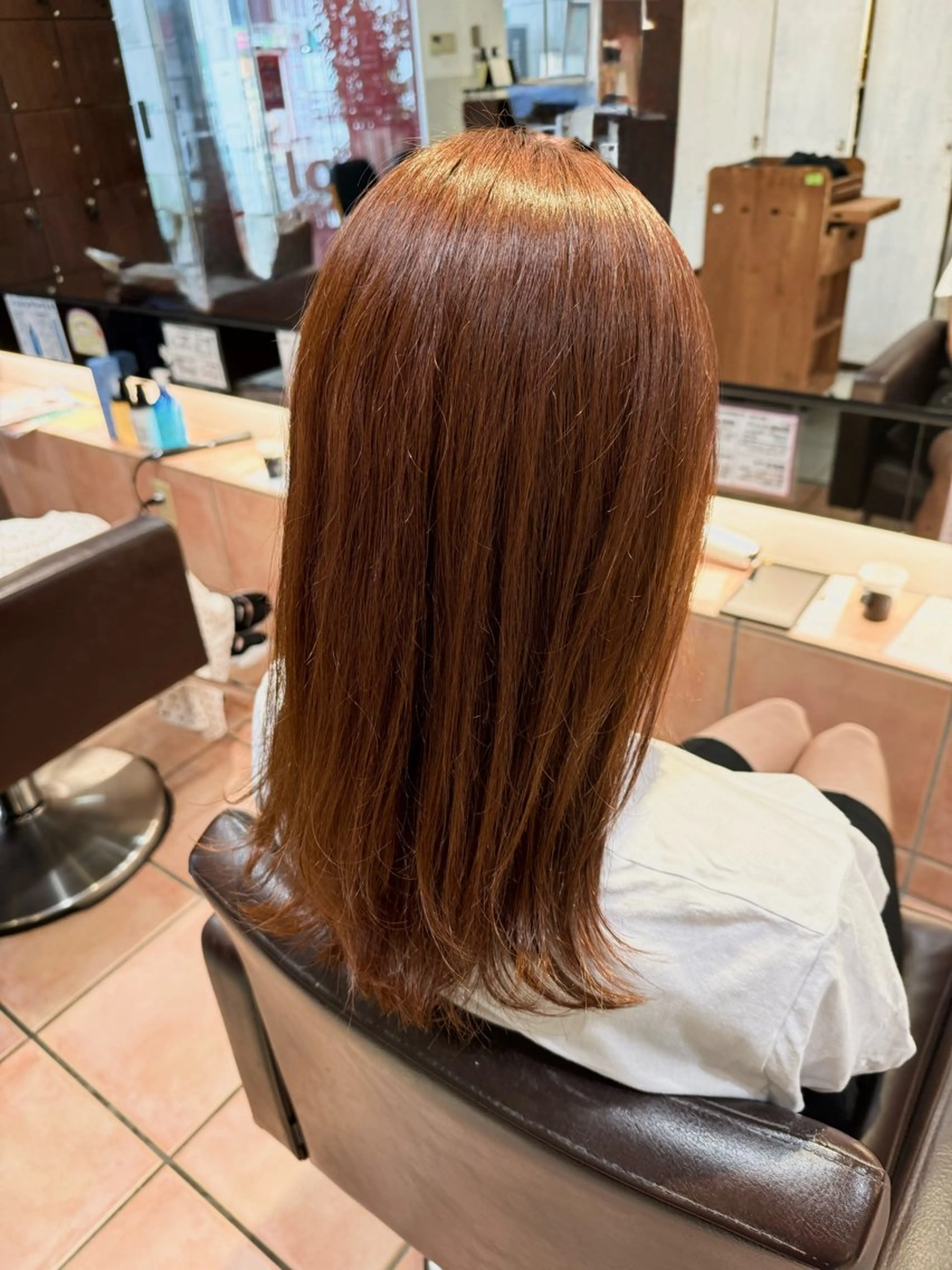 ミディアム カラー キッズ ブラウンカラー オレンジ オレンジブラウン 透け感カラー🌿 小島 りなのヘアスタイル