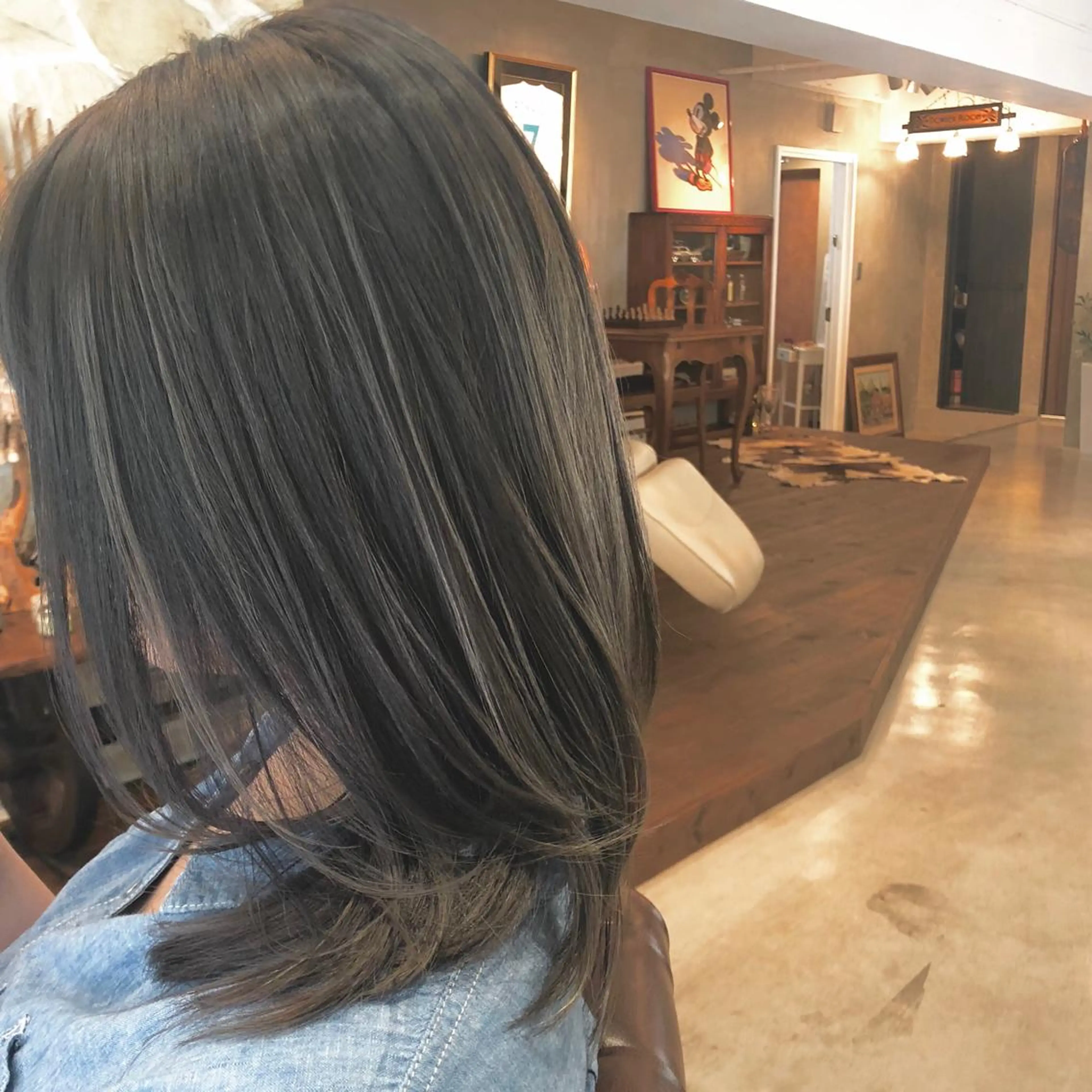 セミロング カラー グレージュ ハイライトカラー ハイライト lasPAVILION-ラスパビリオン-所属・las PAVILIONのヘアスタイル