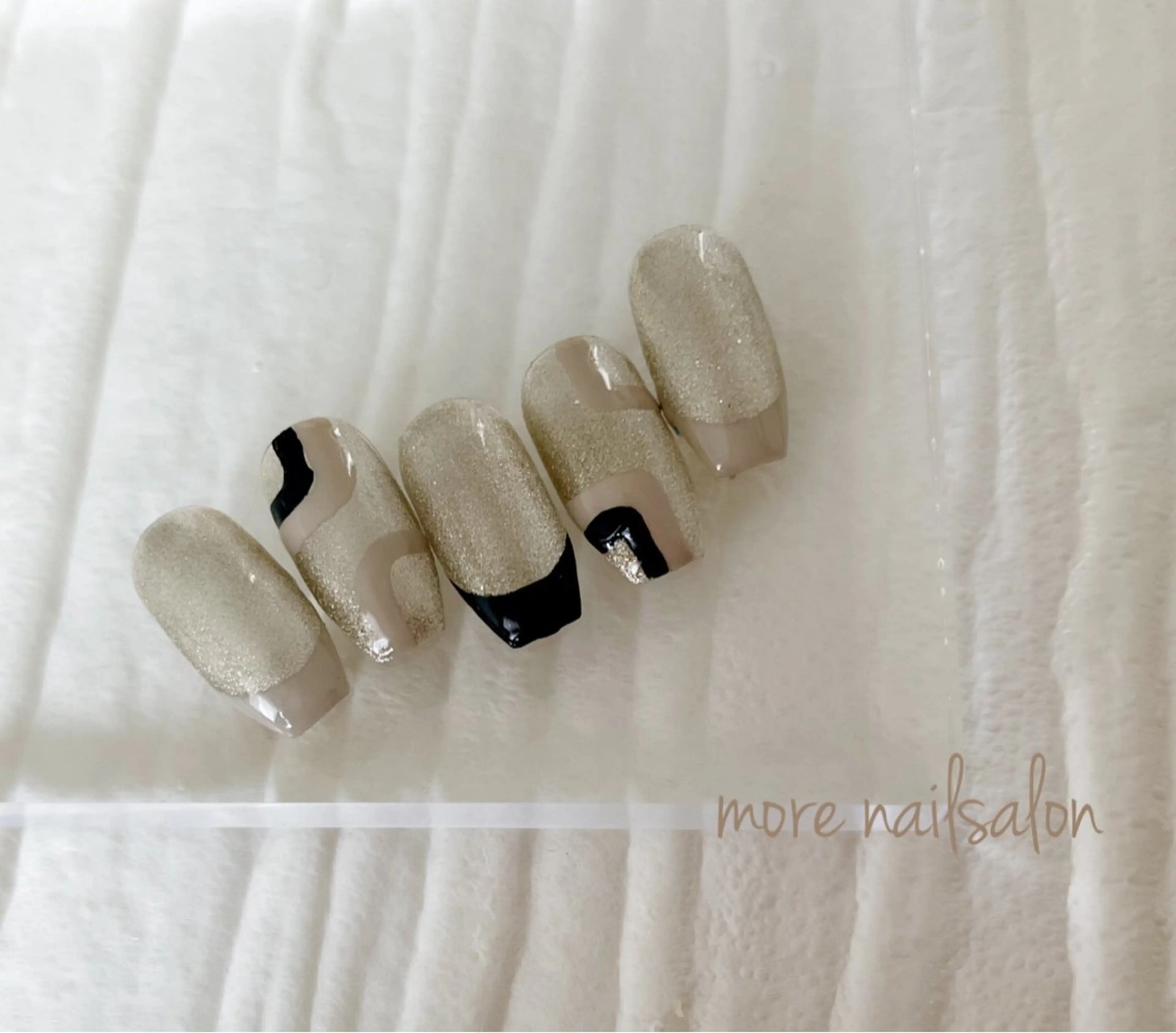 ネイル マグネットネイル nail salon moreのネイルデザイン