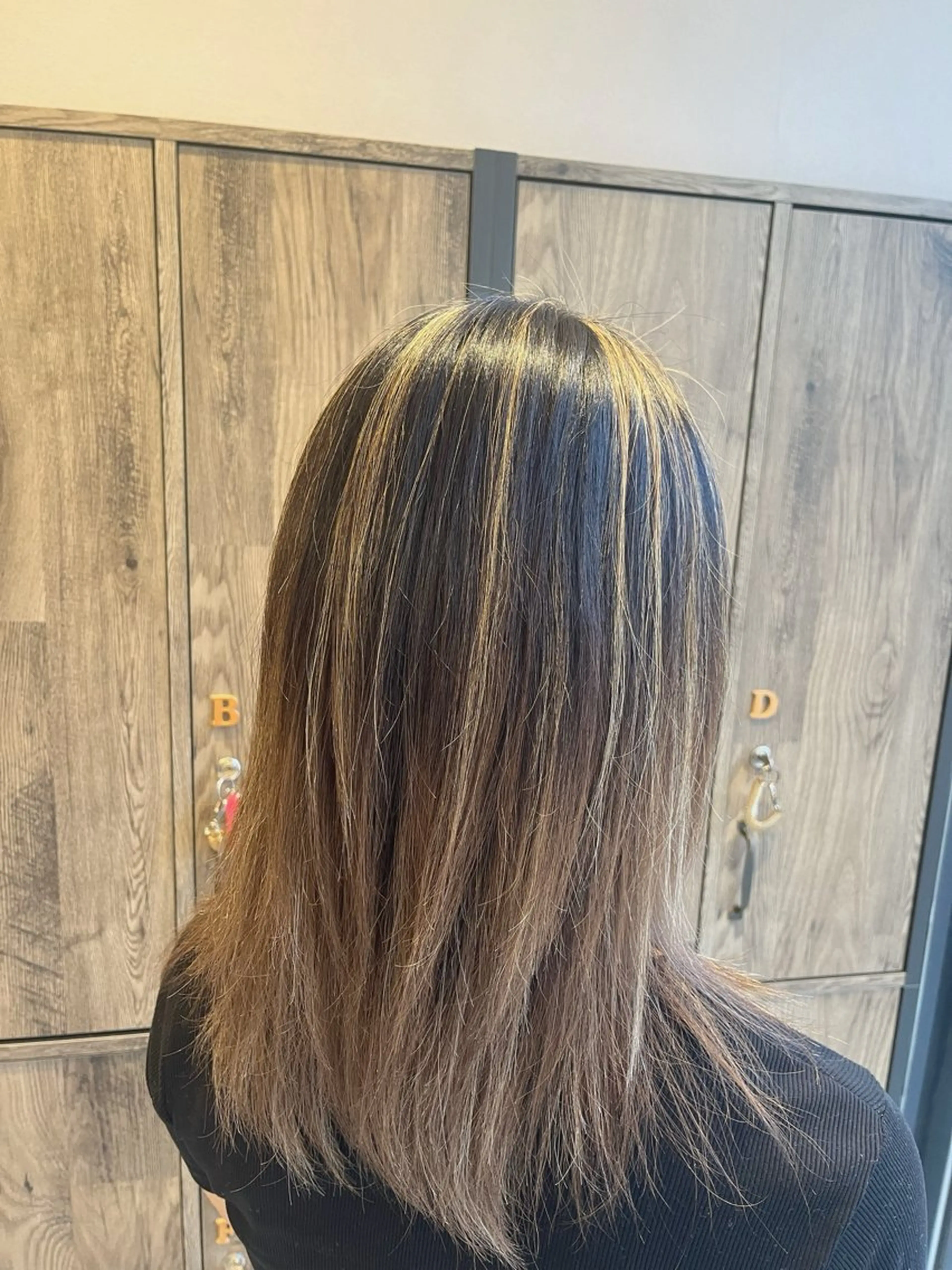 セミロング カラー COCOA Glow所属・🤍みう‎🤍￥ 3,300 〜のヘアスタイル