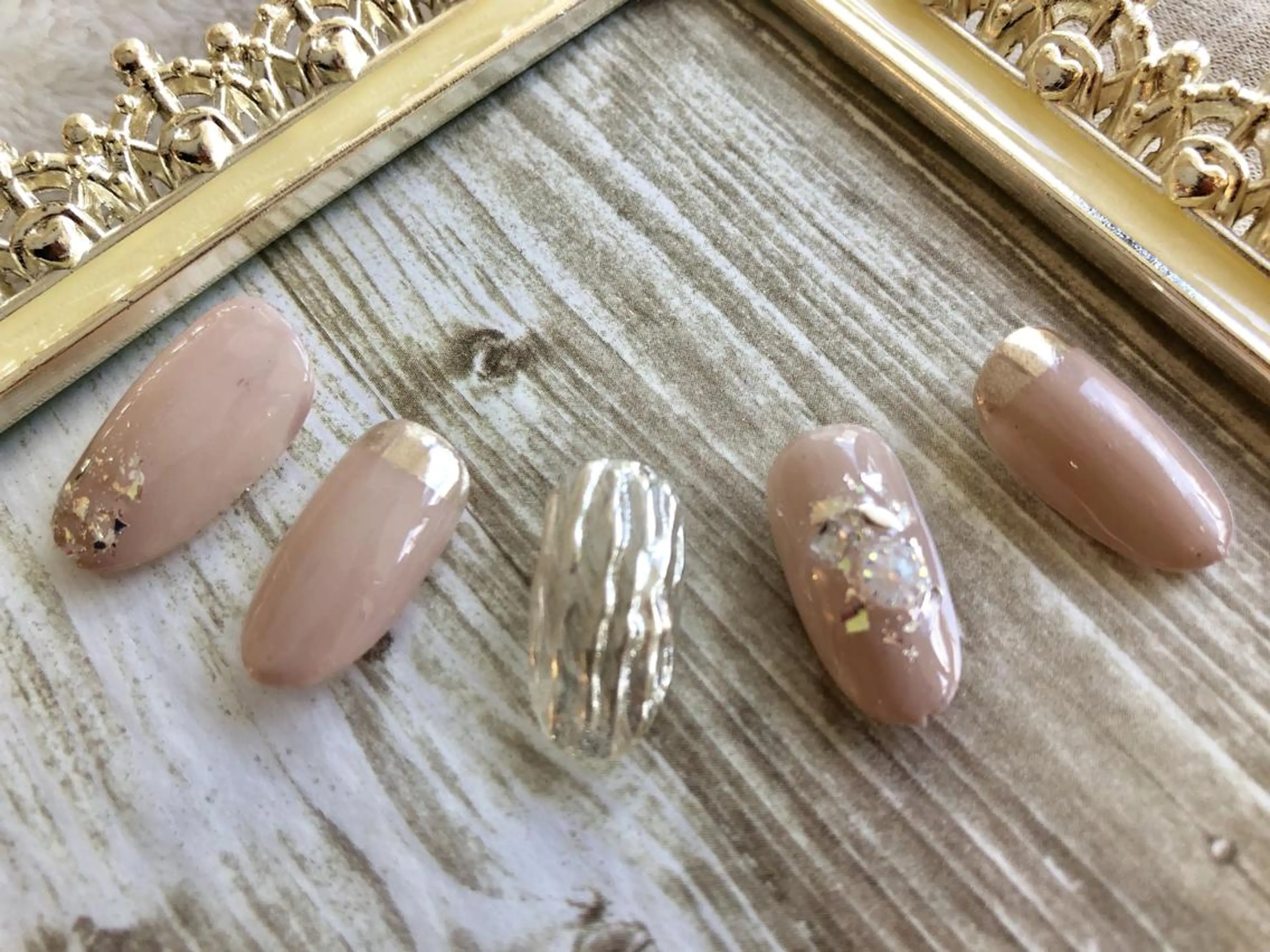 ネイル 【尾下】 ロイヤル•セラピストのネイルデザイン