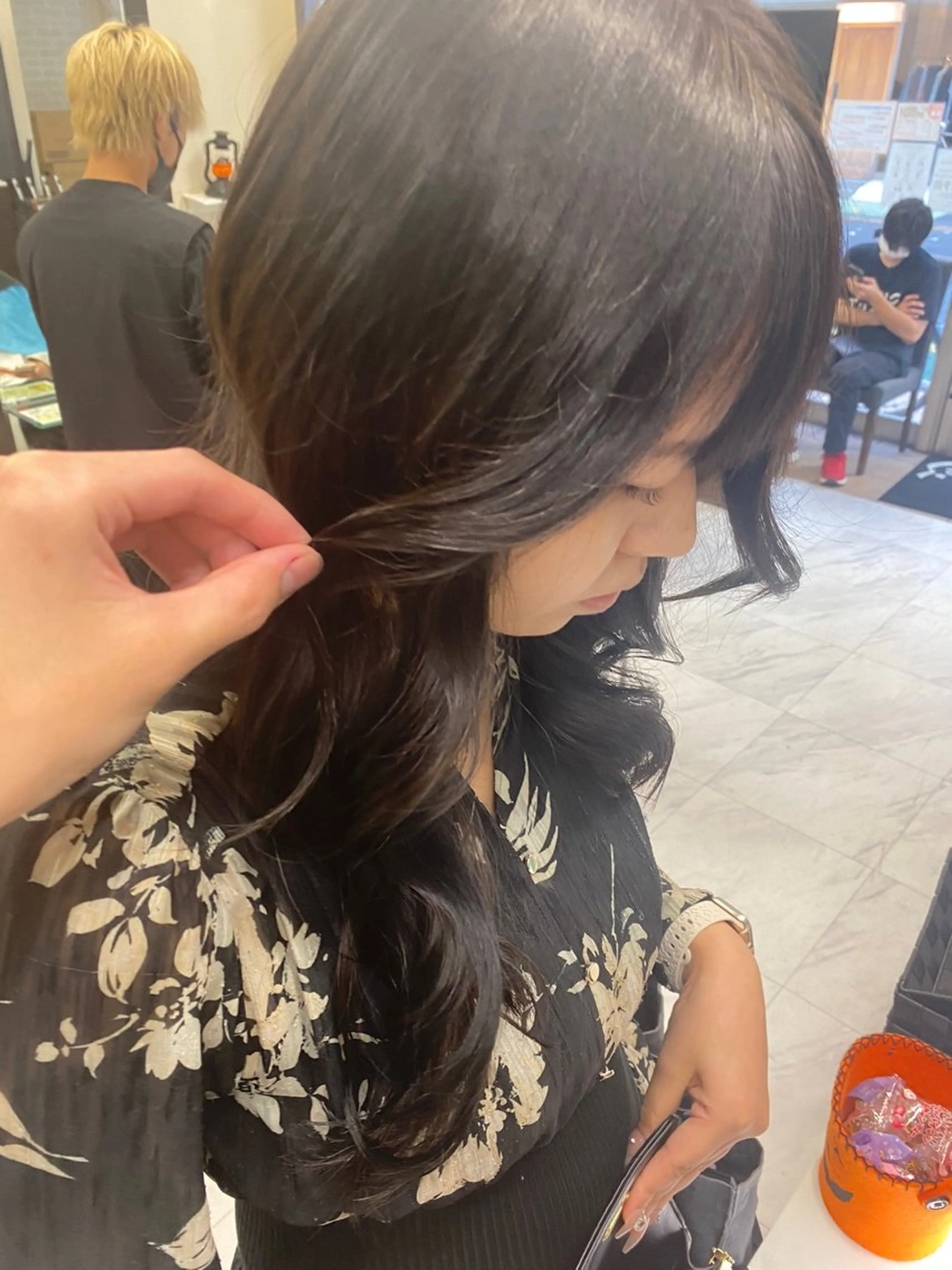 ロング カラー ヘアアレンジ アッシュ アッシュブラウン ブリーチ ブラウンカラー デザインカラー カット ヘアカラー トリートメント 目黒 碧人のヘアスタイル