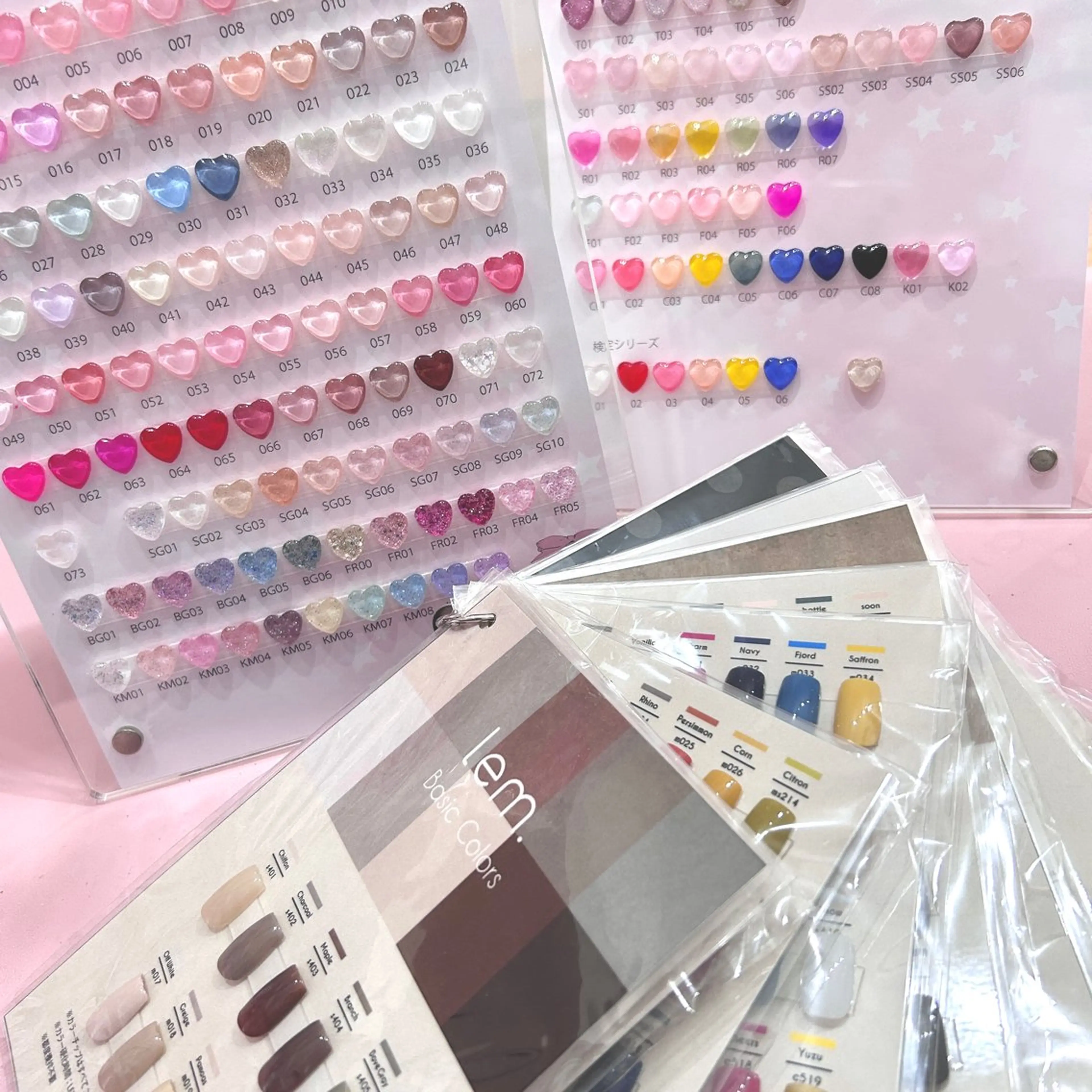 parispink りおのネイルデザイン