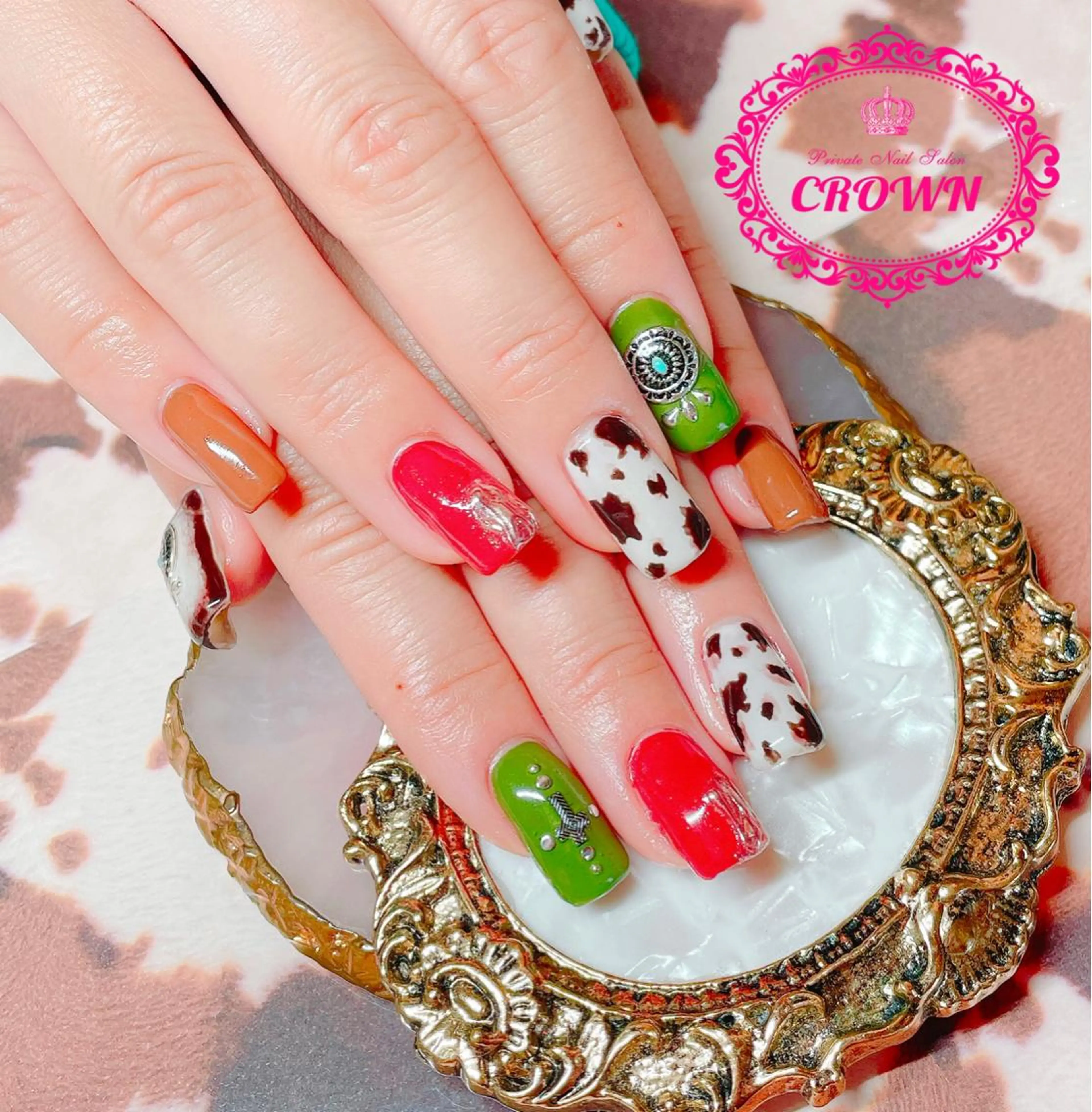 ネイル CROWN プライベートサロンのネイルデザイン