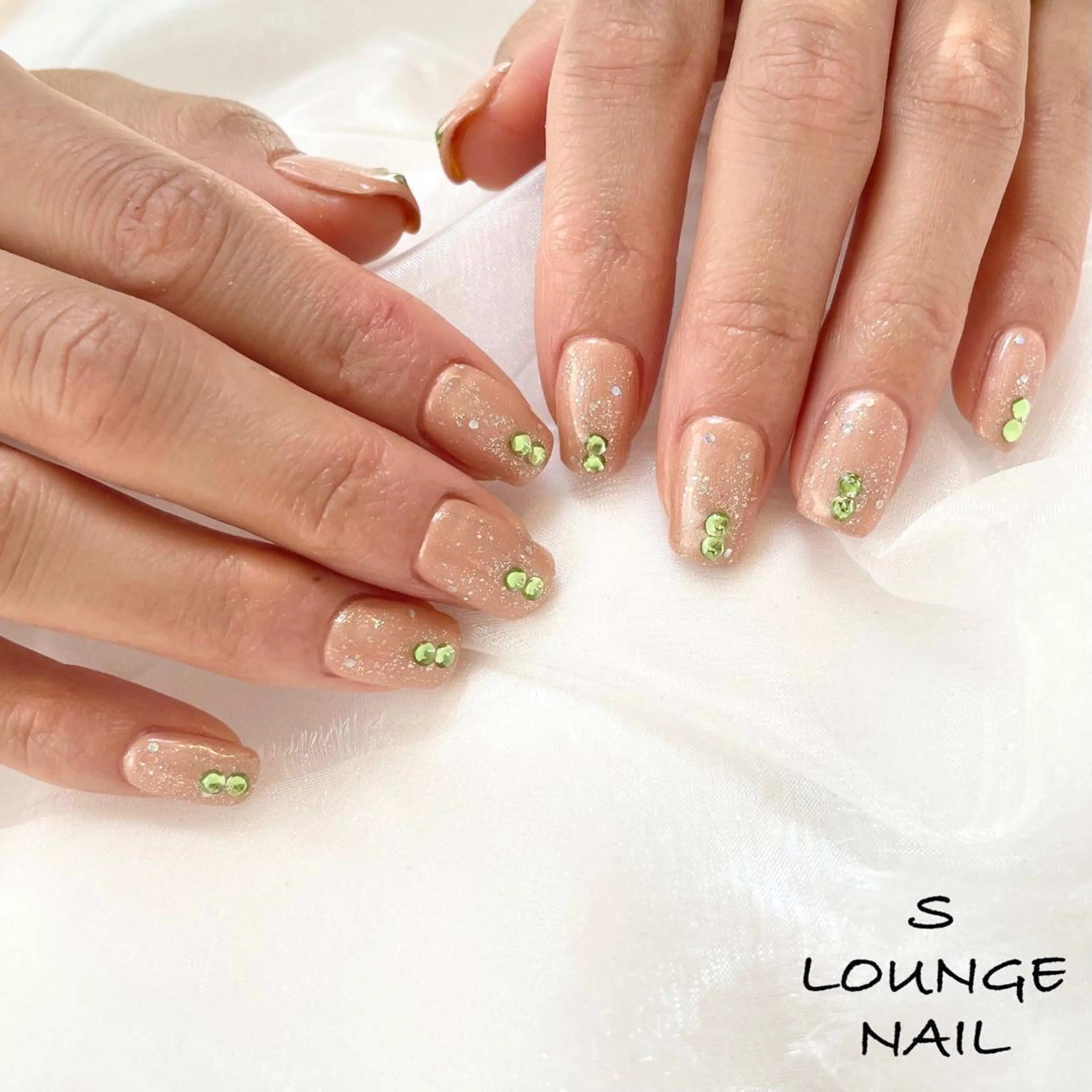 ネイル ハンドネイル フットネイル S LOUNGE NAIL所属・パーツたくさん🍓 SUMIのネイルデザイン