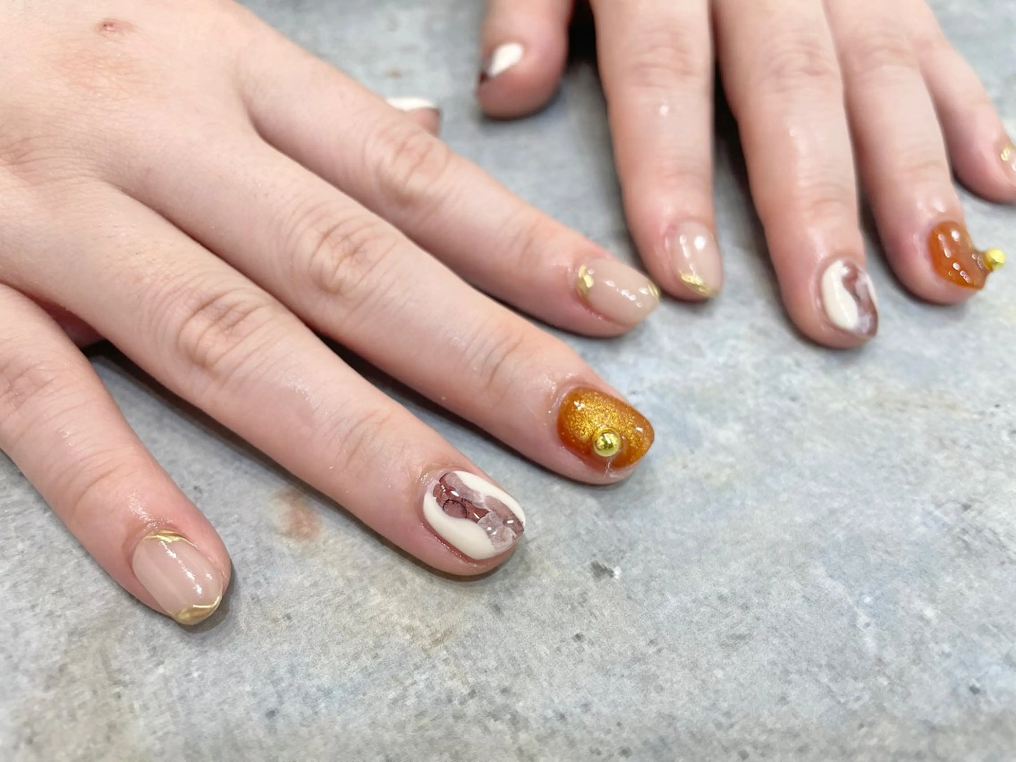 ネイル 氷ネイル・うるうるネイル 韓国ネイル マグネットネイル ミラーネイル ニュアンスネイル ハンドネイル 園田 ソノダのネイルデザイン