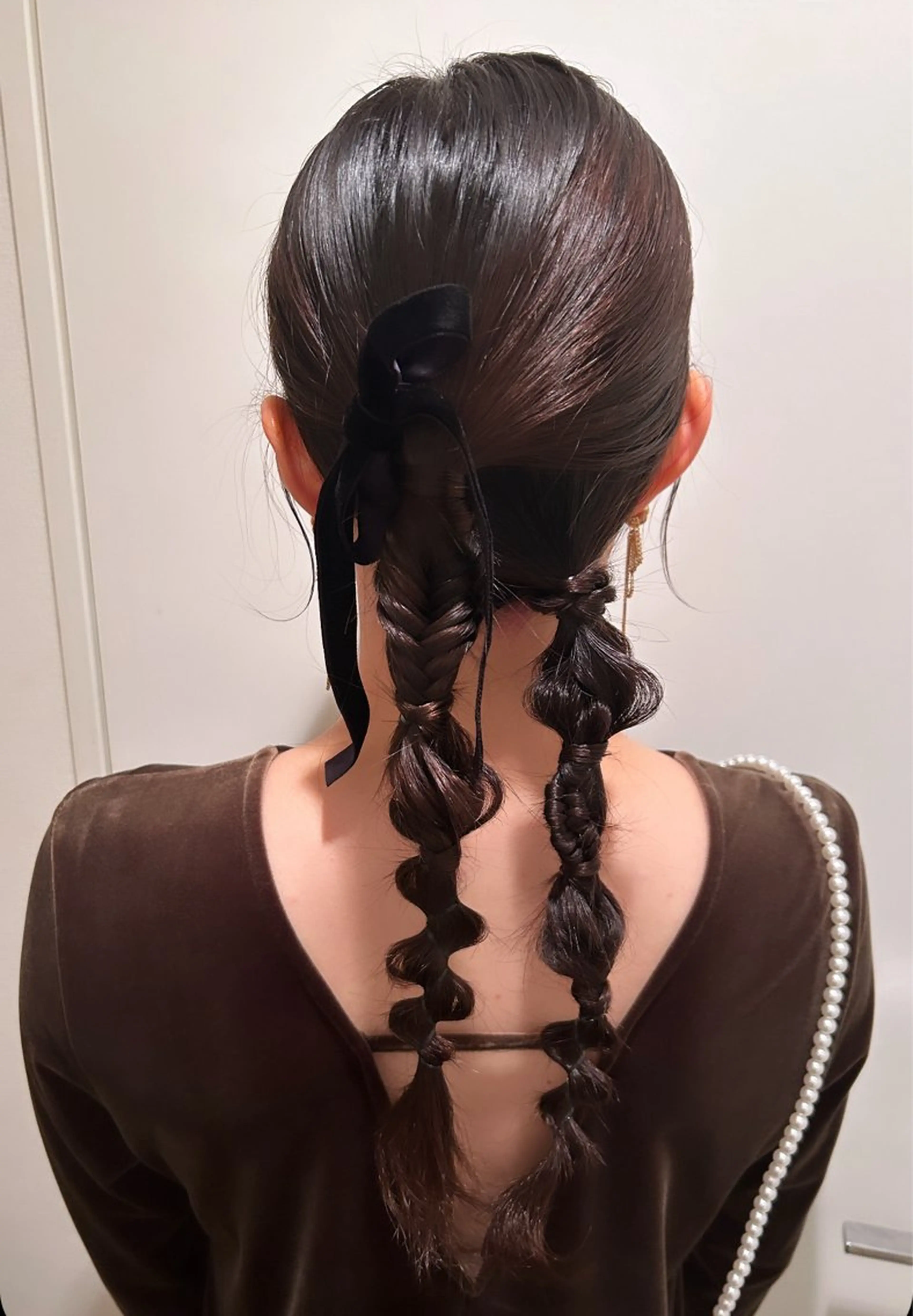 ツイン編みおろしヘアの写真