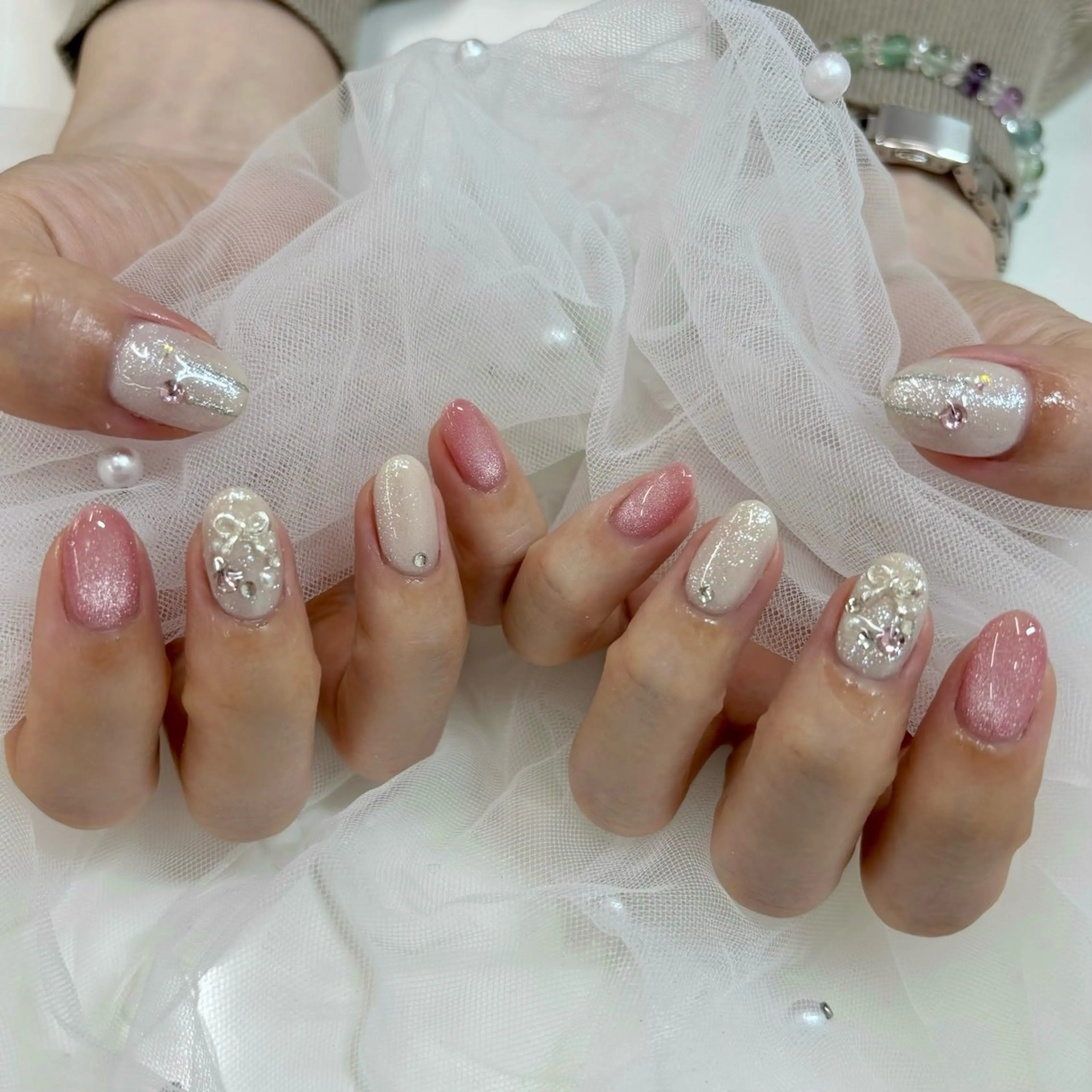 ネイル ハンドネイル 秋元 琴音のネイルデザイン