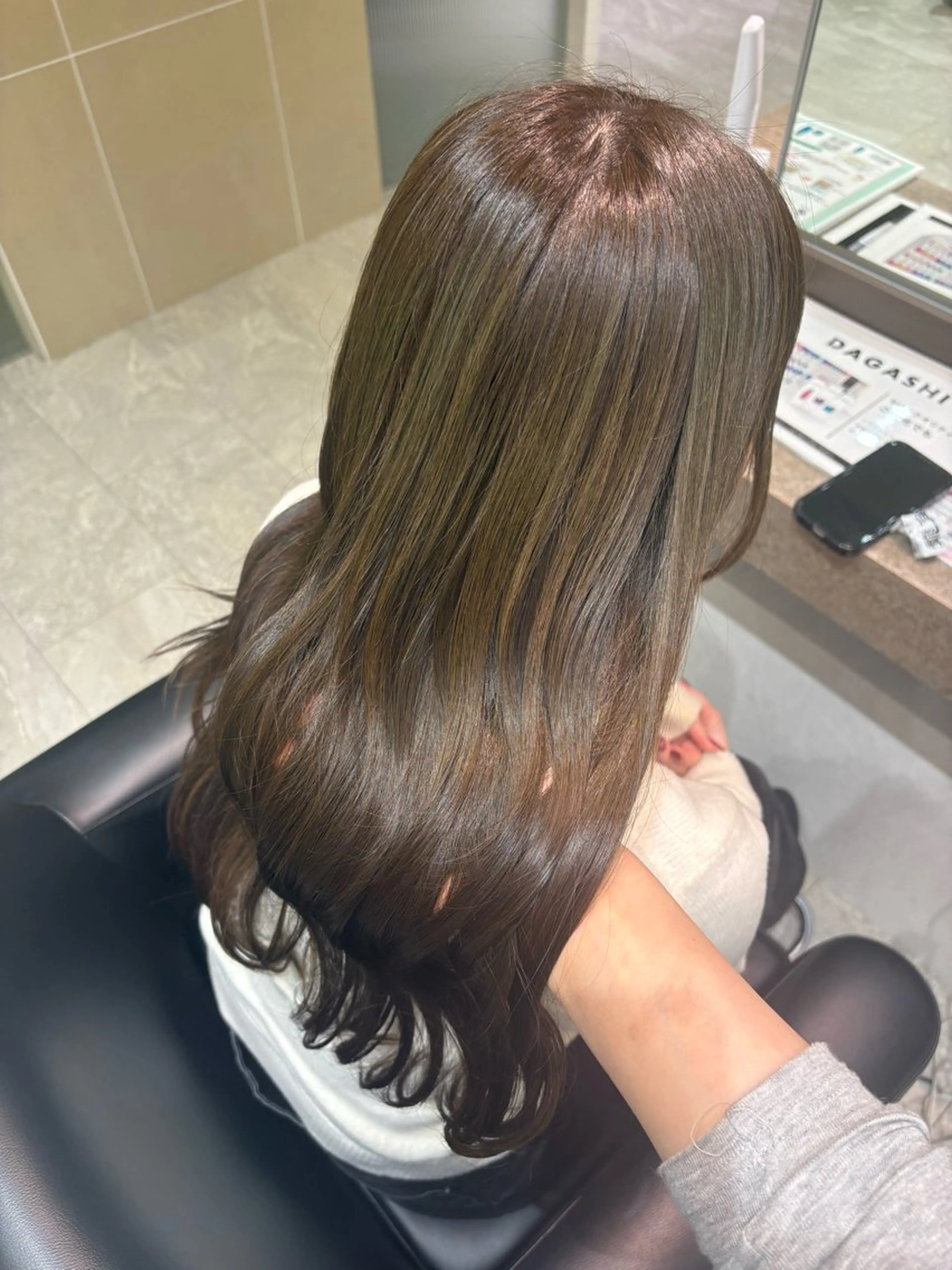 ロング カラー ベージュカラー オリーブベージュ ヘアカラー トリートメント SAAYA/板橋/ モデル募集中🎀のヘアスタイル