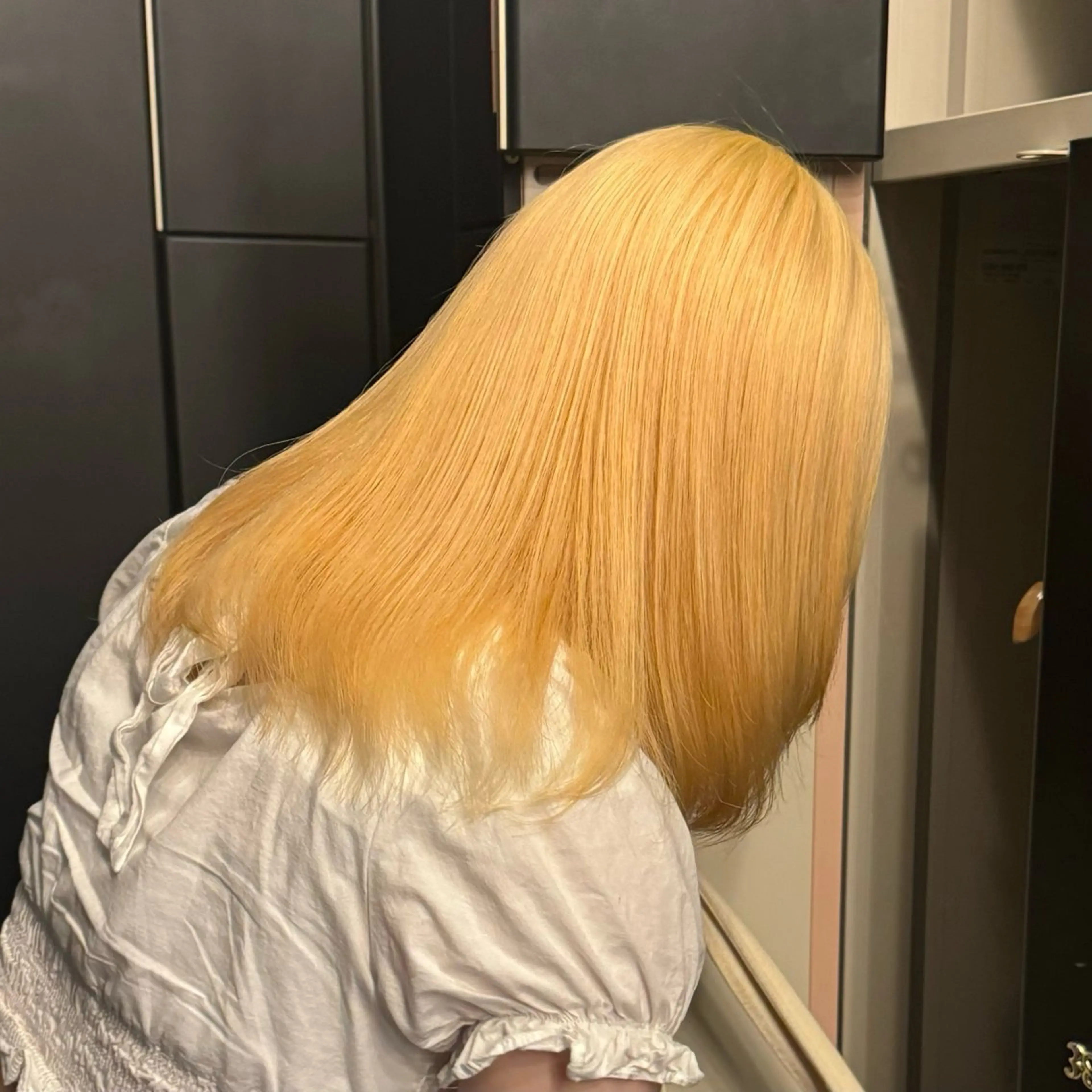 ミディアム カラー ブリーチ ブロンド ダブルカラー ヘアカラー トリートメント 🌼動き×透明感🩵 ハイトーン/ナナのヘアスタイル