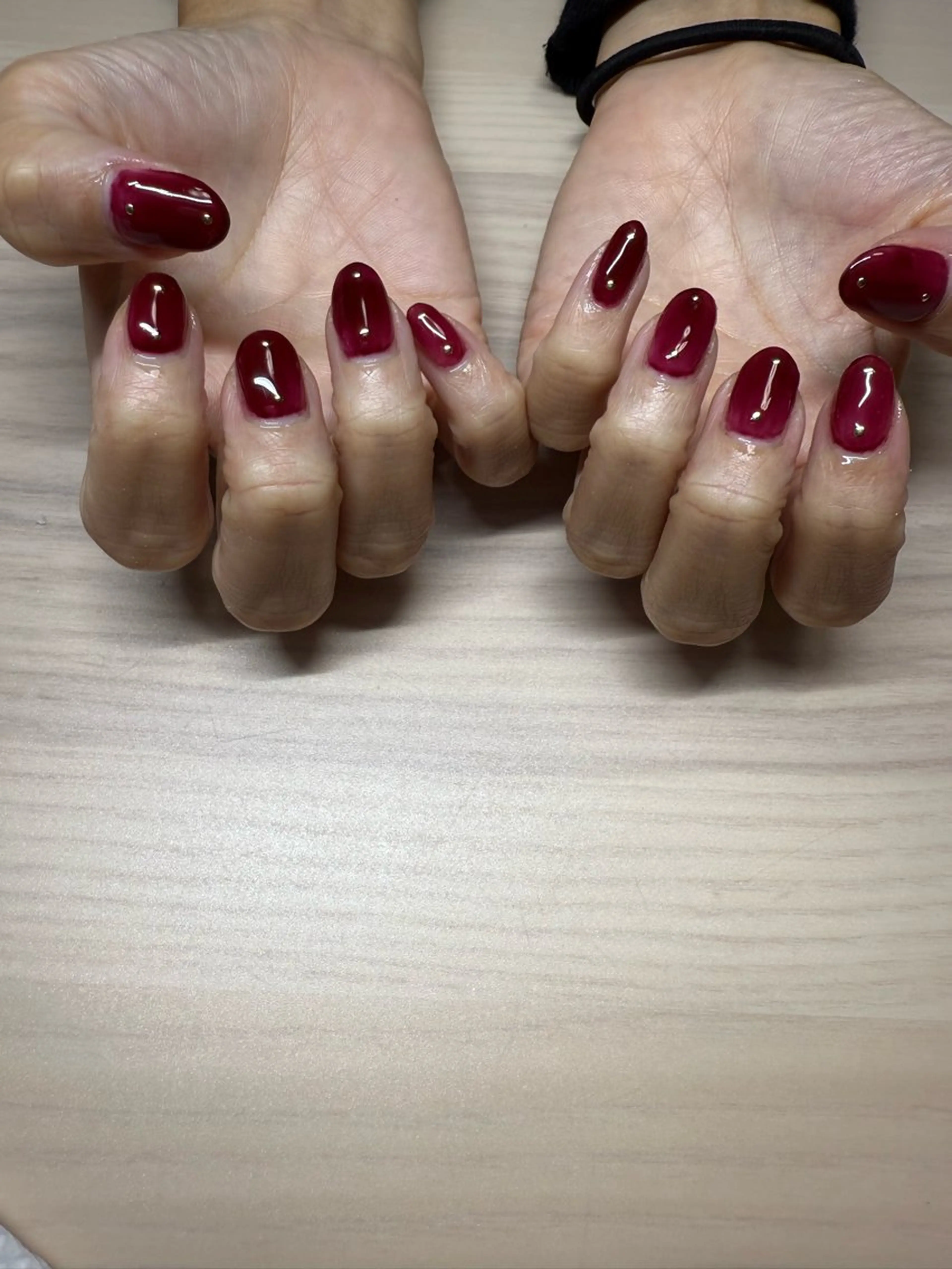 ネイル ボルドー ワンカラーネイル 冬ネイル クリスマス デ・アイム「nail salon MIMIPARUN」所属・ナリス化粧品 MIMIPARUNのネイルデザイン