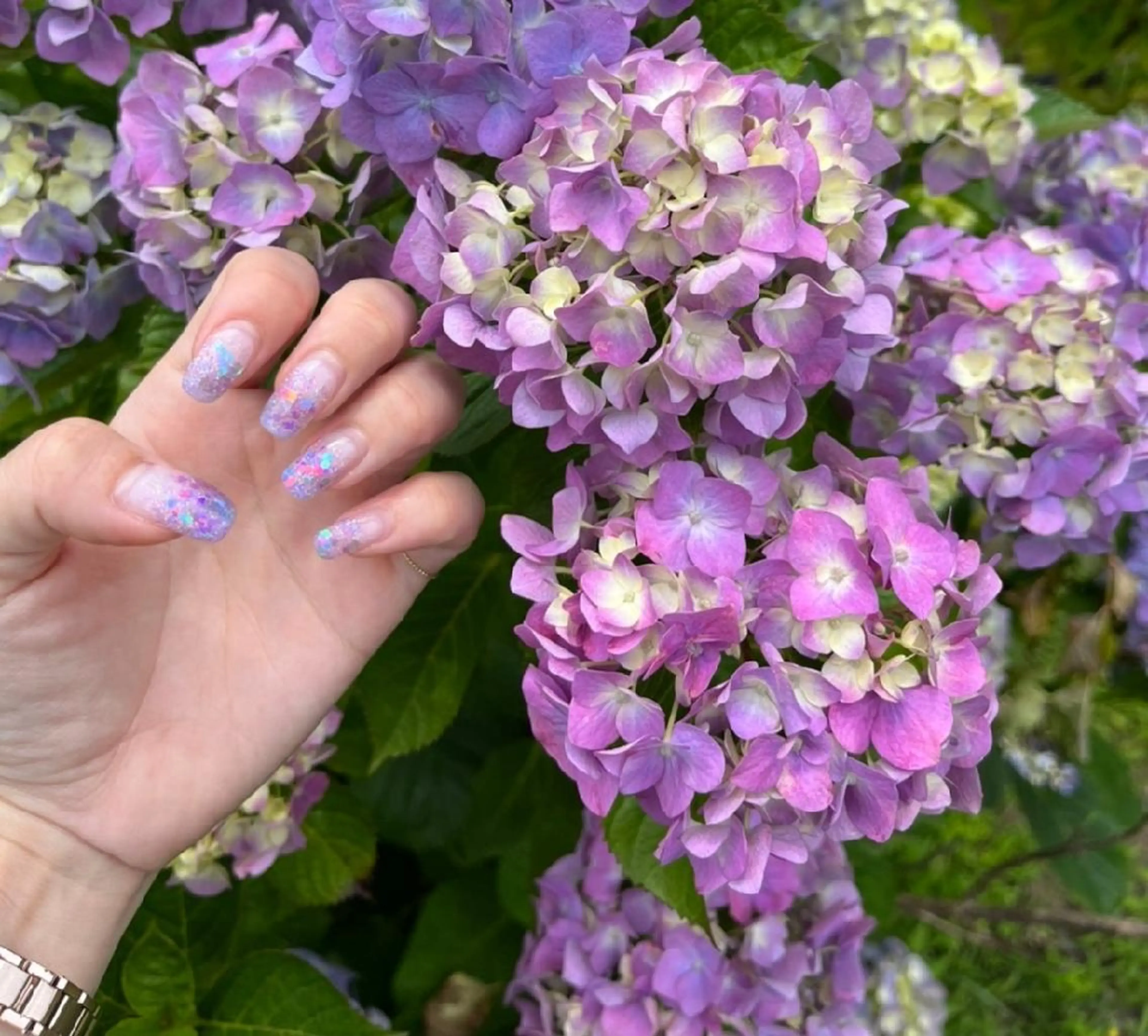 ネイル グラデーション ホログラムネイル ラメ(グリッター) ラメグラデーション ハンドネイル ハンドケア プライベートサロン RosyLily所属・プライベートサロン Rosy Lilyのネイルデザイン