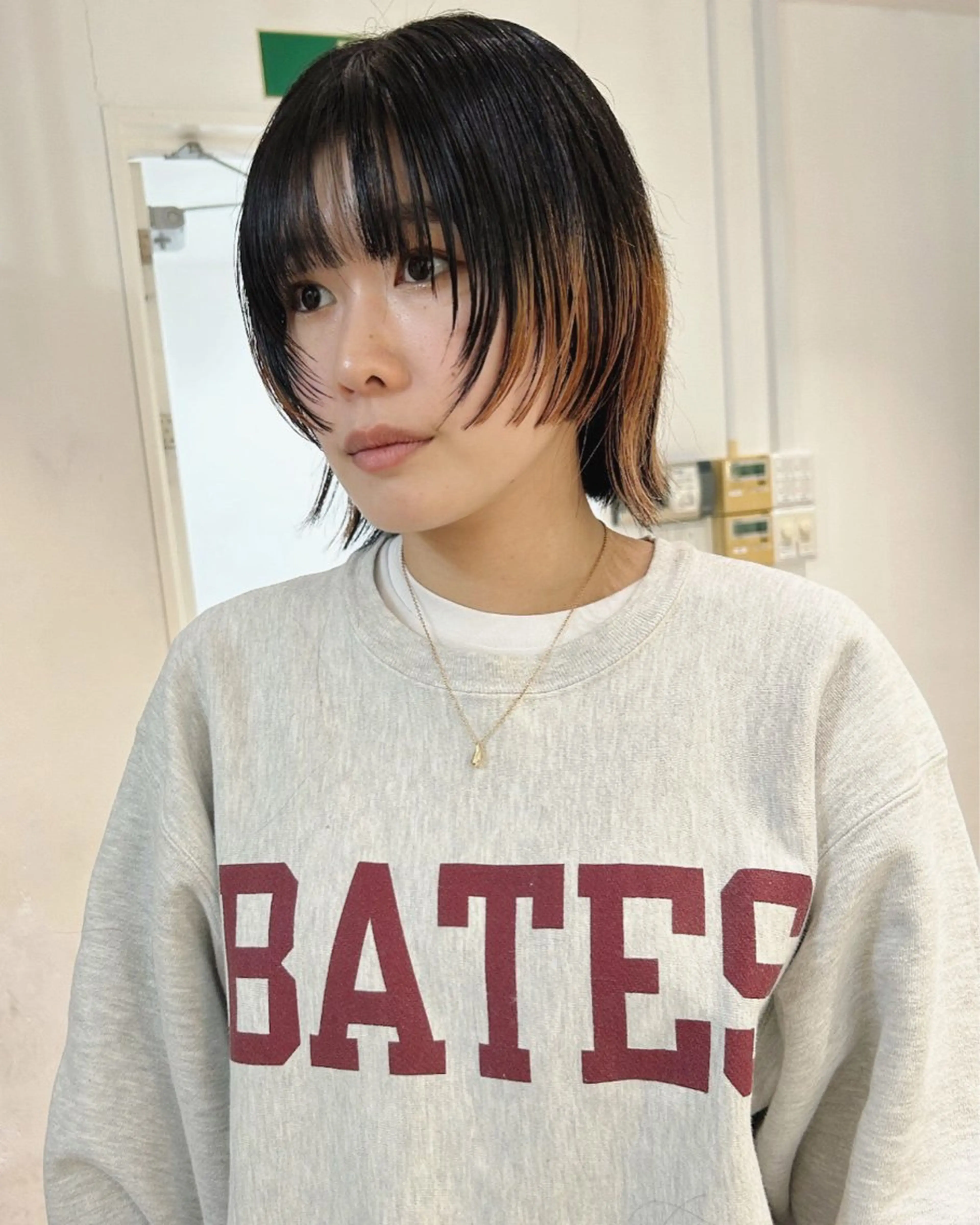 ショート カラー ブリーチ ハイライトカラー ボブ ハイライト ウルフカット カット ヘアカラー トリートメント Loom.所属・村上雅人 ナチュラルモードのヘアスタイル