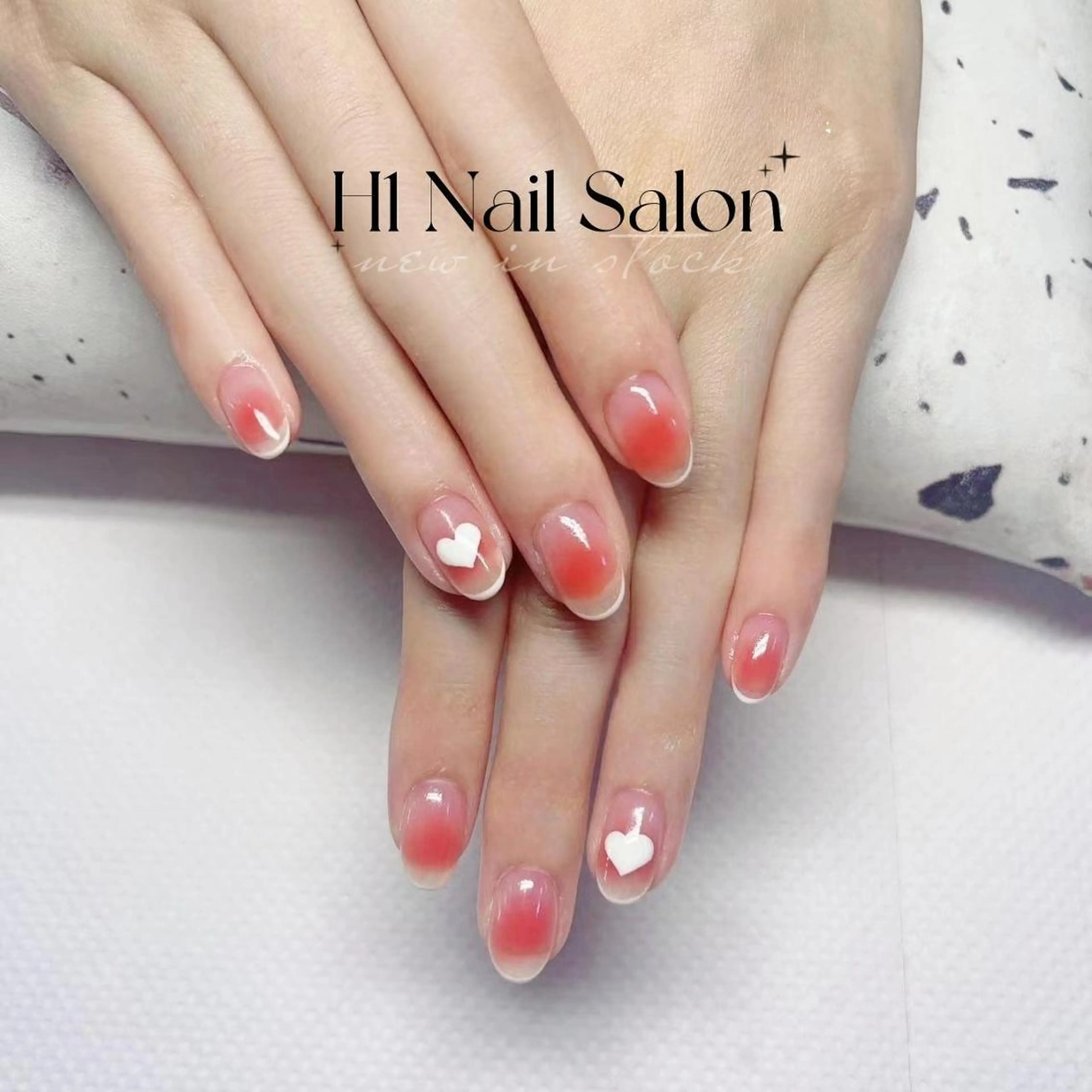 ミディアム Dioneネイル リリのネイルデザイン