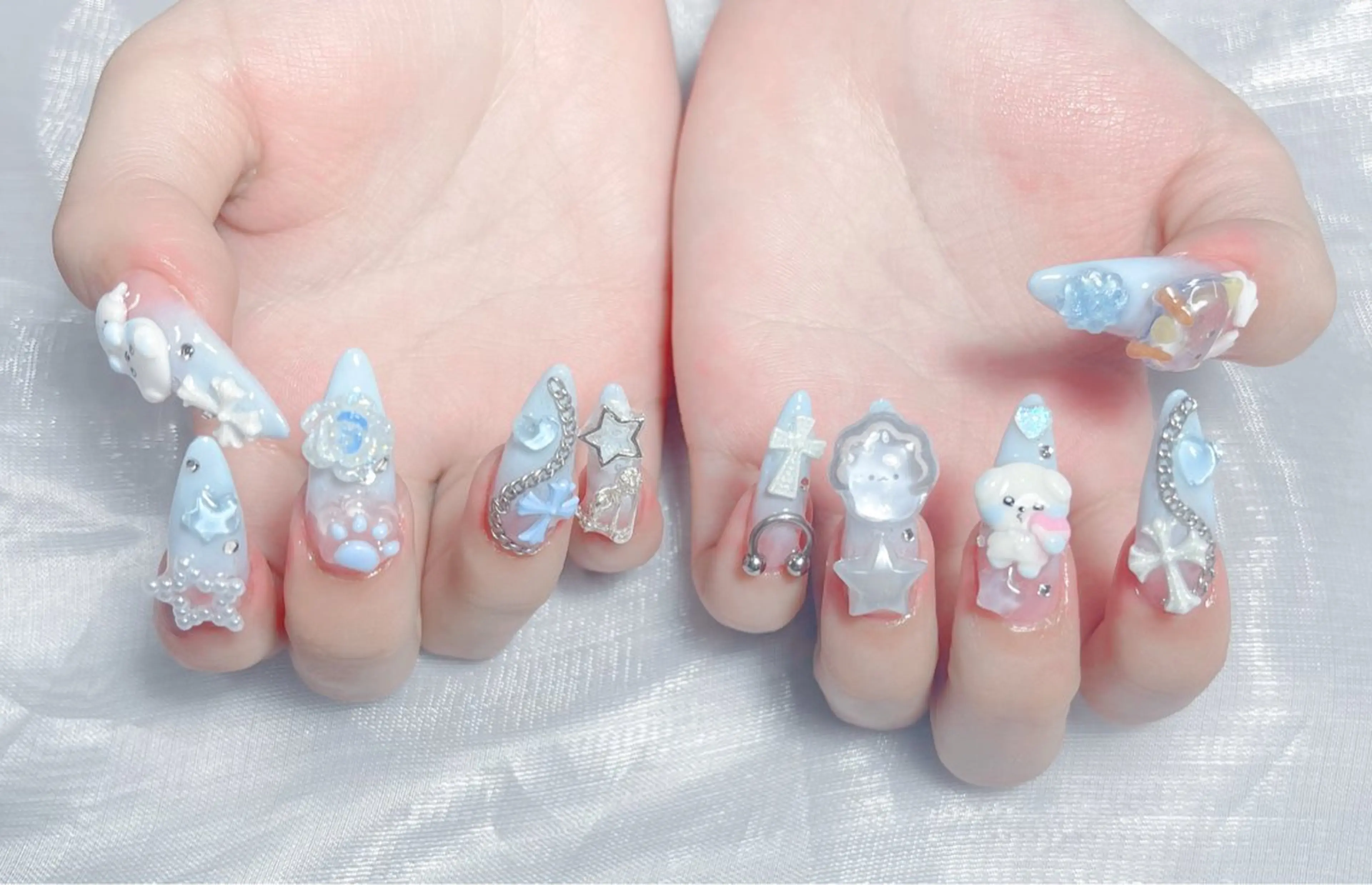 ネイル アートネイル グラデーション キラキラネイル ニュアンスネイル オフィスネイル ハンドネイル Amee Nailsalonのネイルデザイン