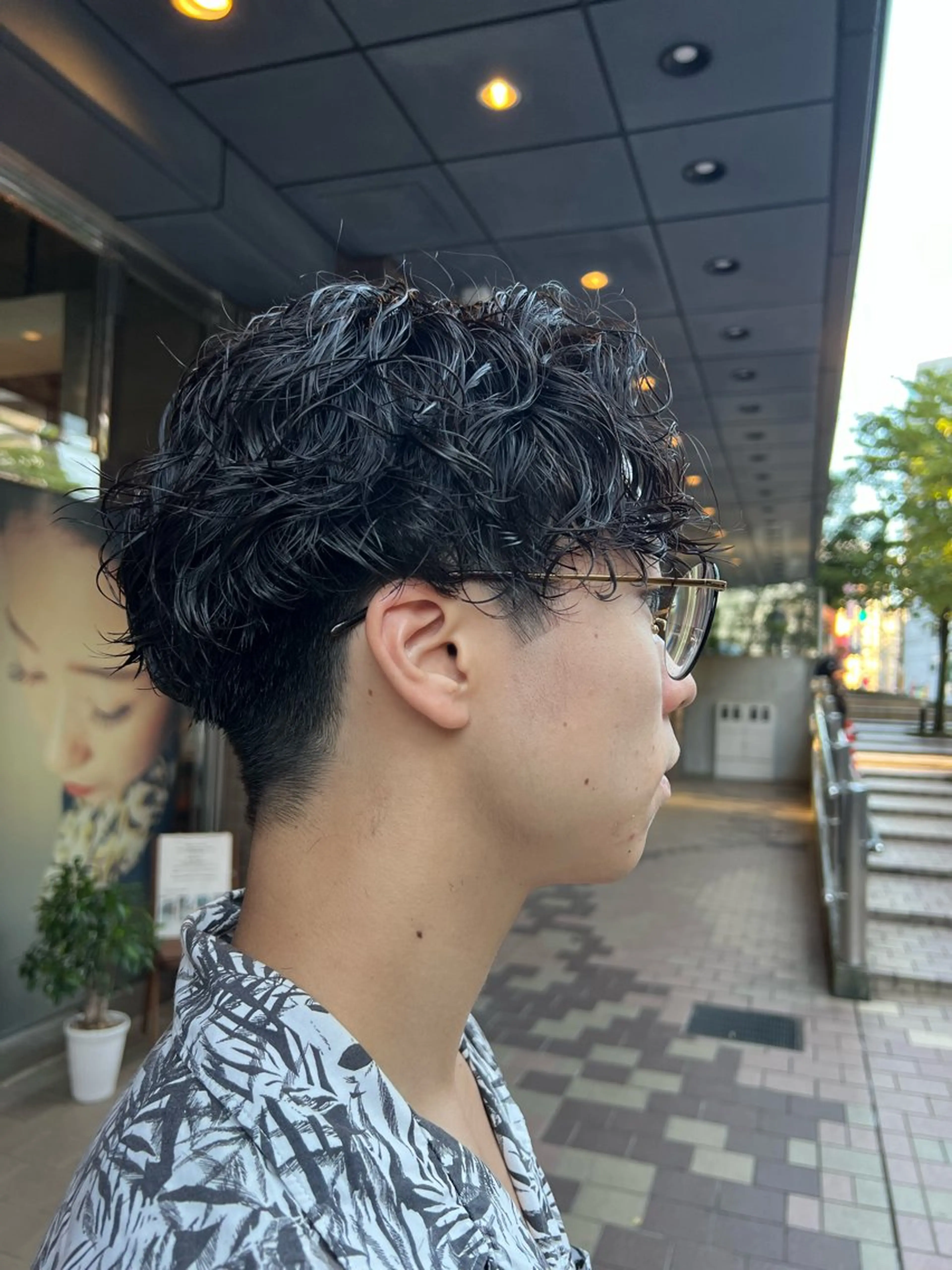 パーマ メンズ センターパート メンズパーマ スパイラルパーマ Men's NAM 八角のヘアスタイル