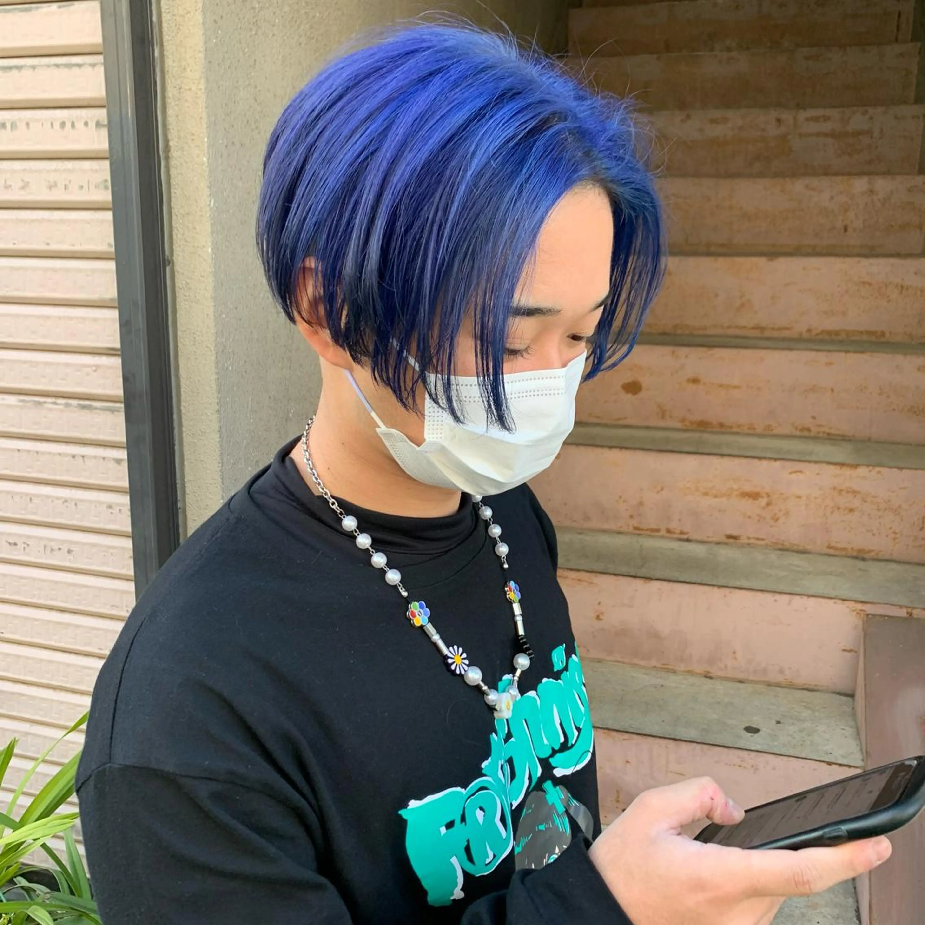 ミディアム カラー ヘアアレンジ メンズ センターパート ブルーカラー メンズパーマの達人 🌟川内絵人のヘアスタイル