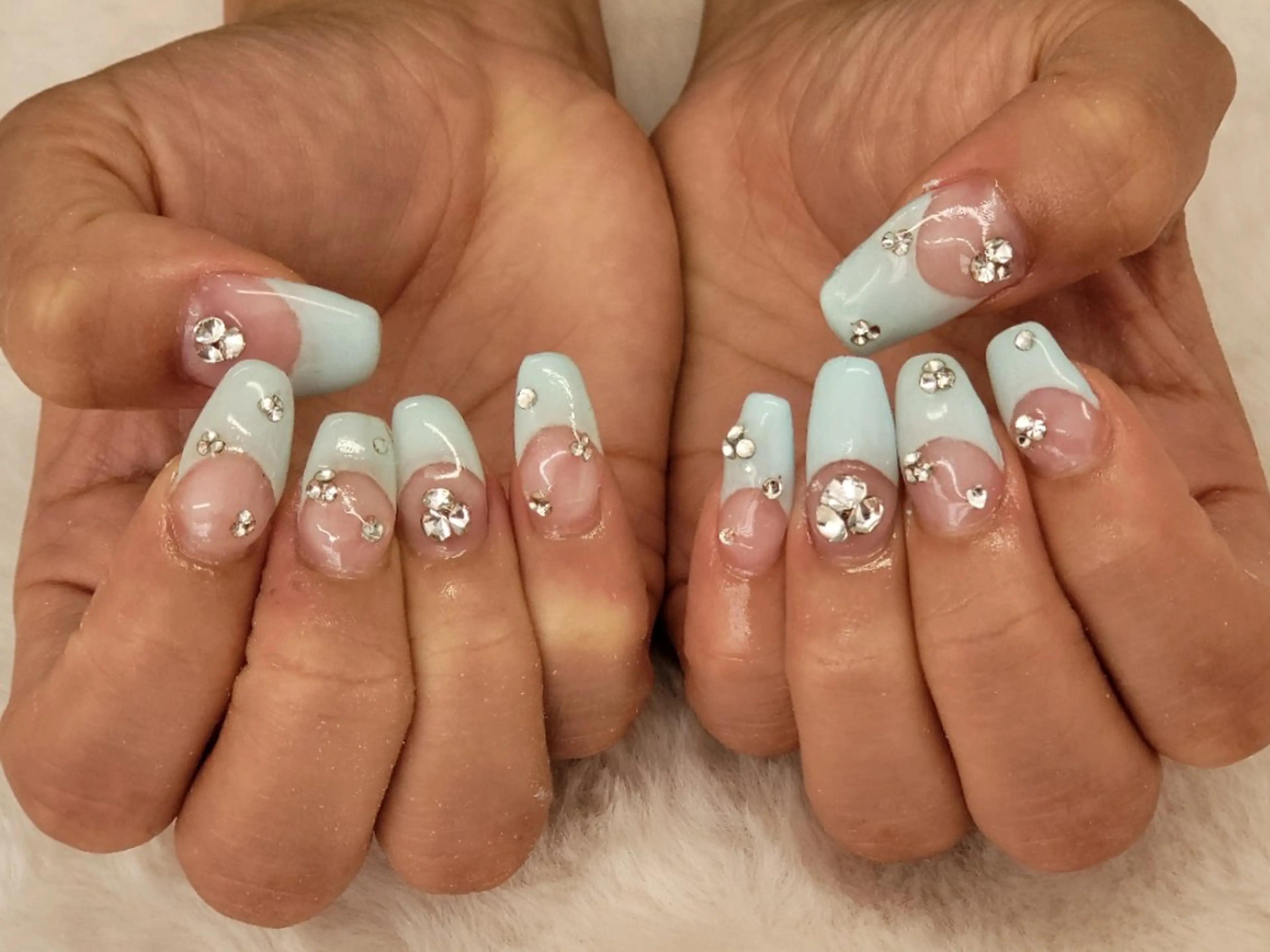 ネイル フレンチネイル キラキラネイル ワンホンネイル ハンドネイル ハンドケア 心斎橋Salon Epokkuのネイルデザイン