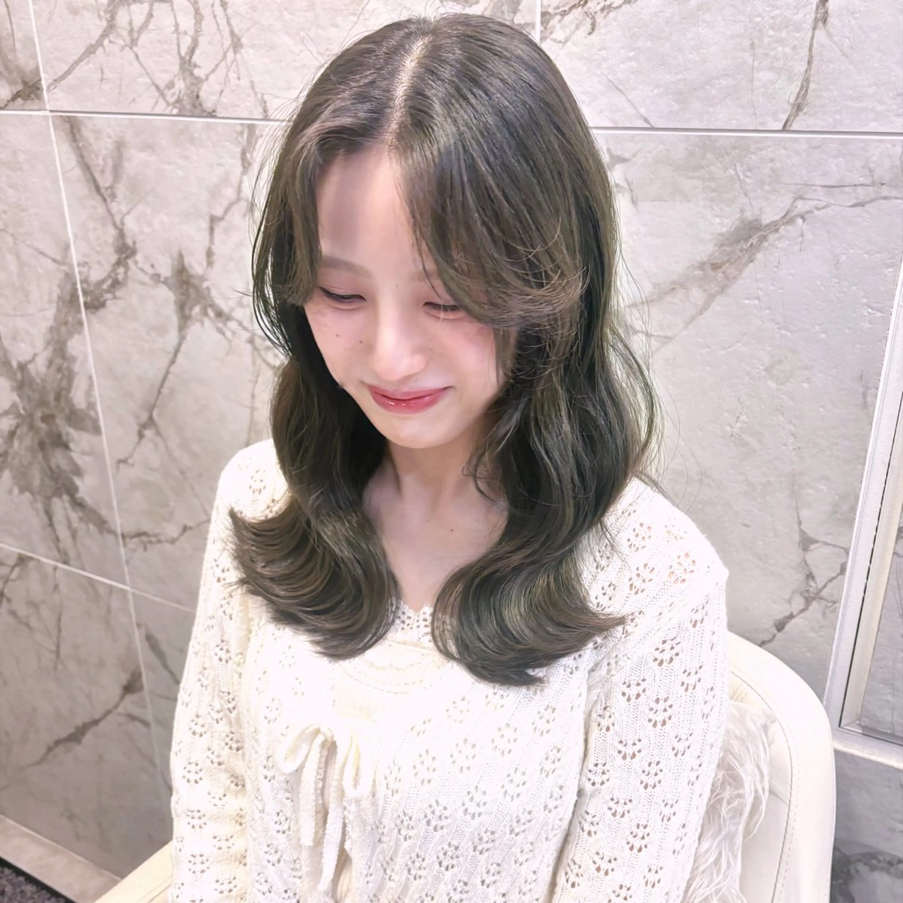 セミロング カラー momochan🍑 ドーリーボブカット♡のヘアスタイル