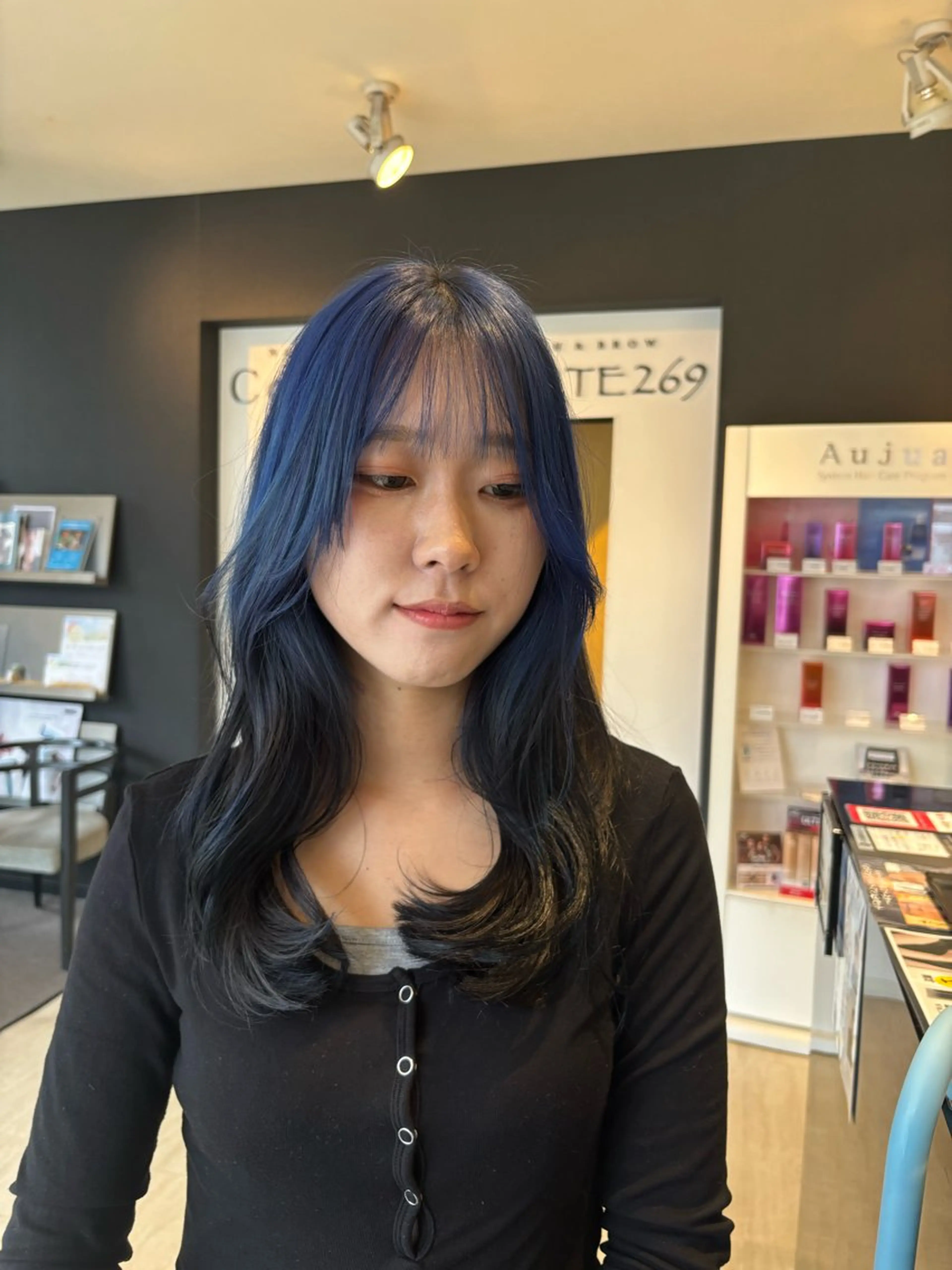 ミディアム 岩岡 つなみのヘアスタイル