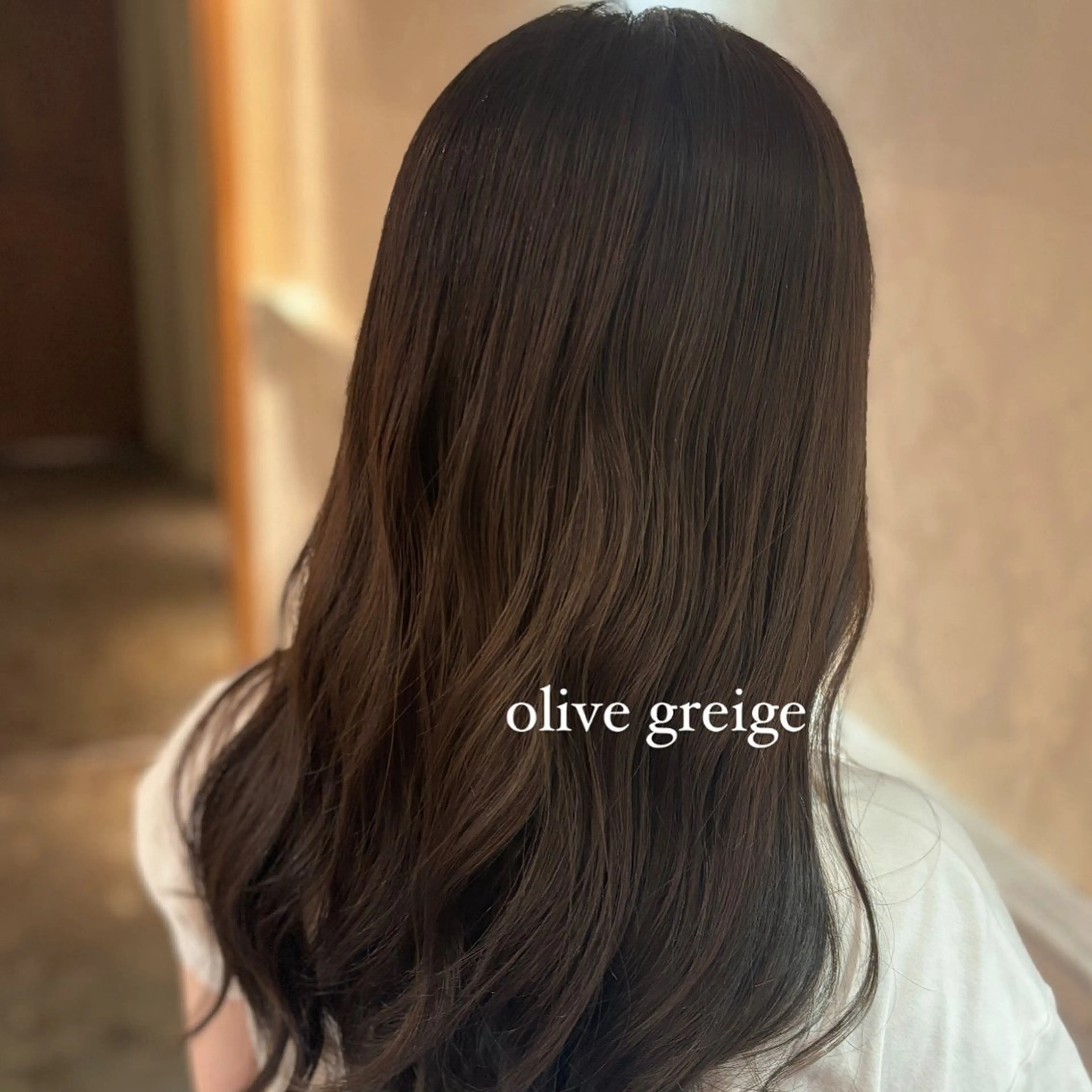 ロング カラー グレージュ オリーブグレージュ オリーブグレー 髪質改善カラー ブラウン🤎YUMEのヘアスタイル