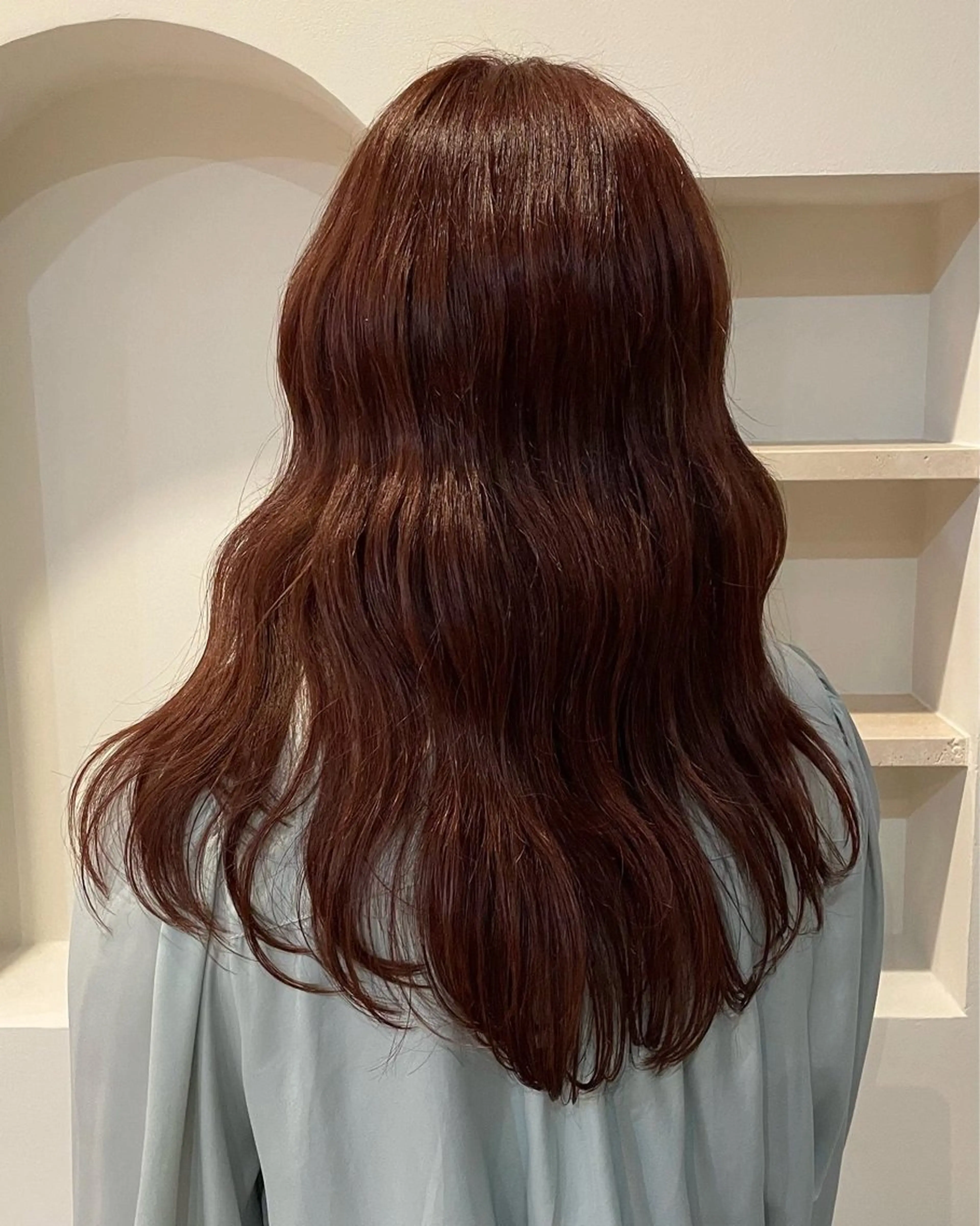 ロング カラー ボルドーカラー ヤスダ ホノカのヘアスタイル