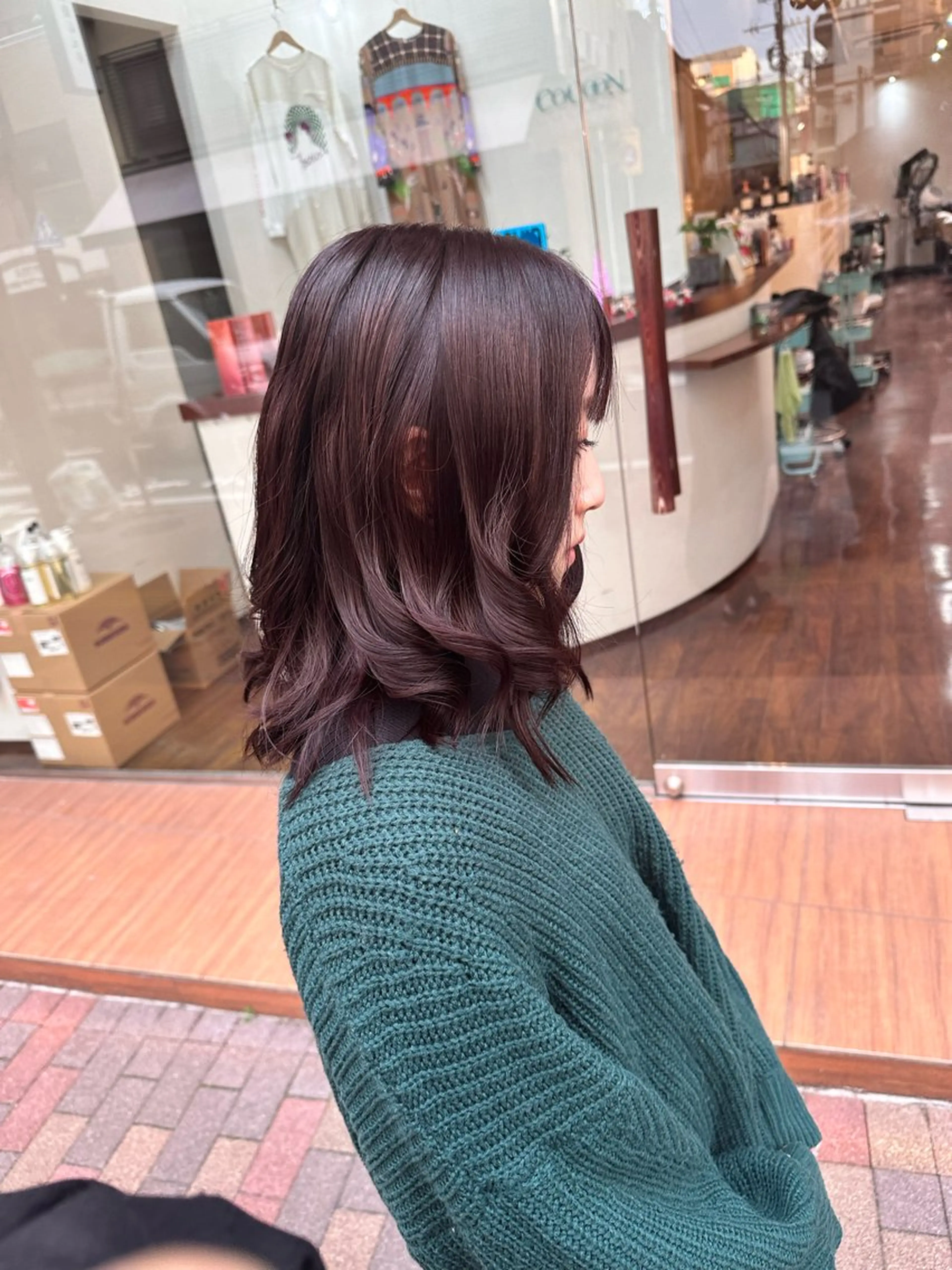 ミディアム ピンクブラウン ORANGE POP _HIBIKIのヘアスタイル