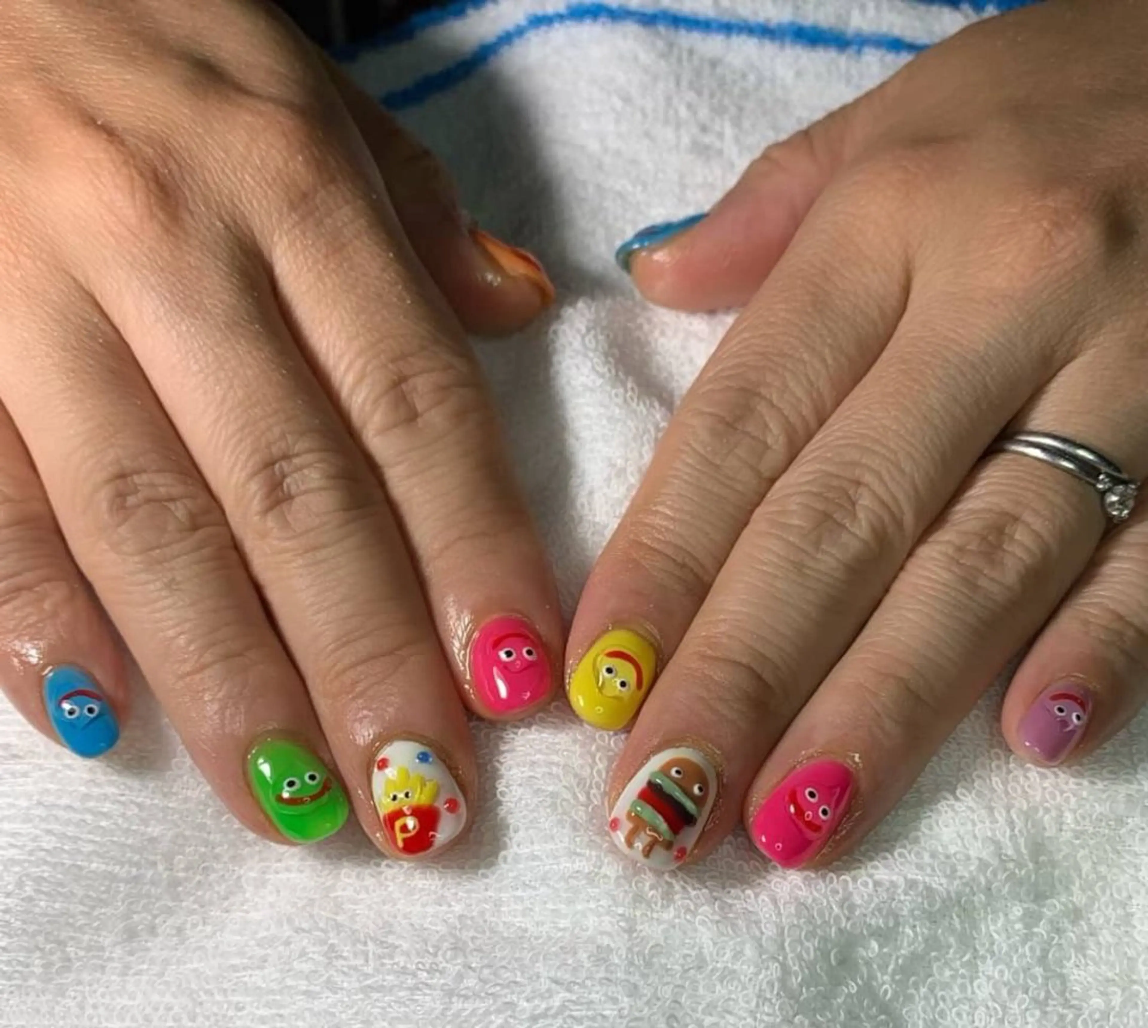 ネイル ハンドネイル フットネイル MHR nailのネイルデザイン