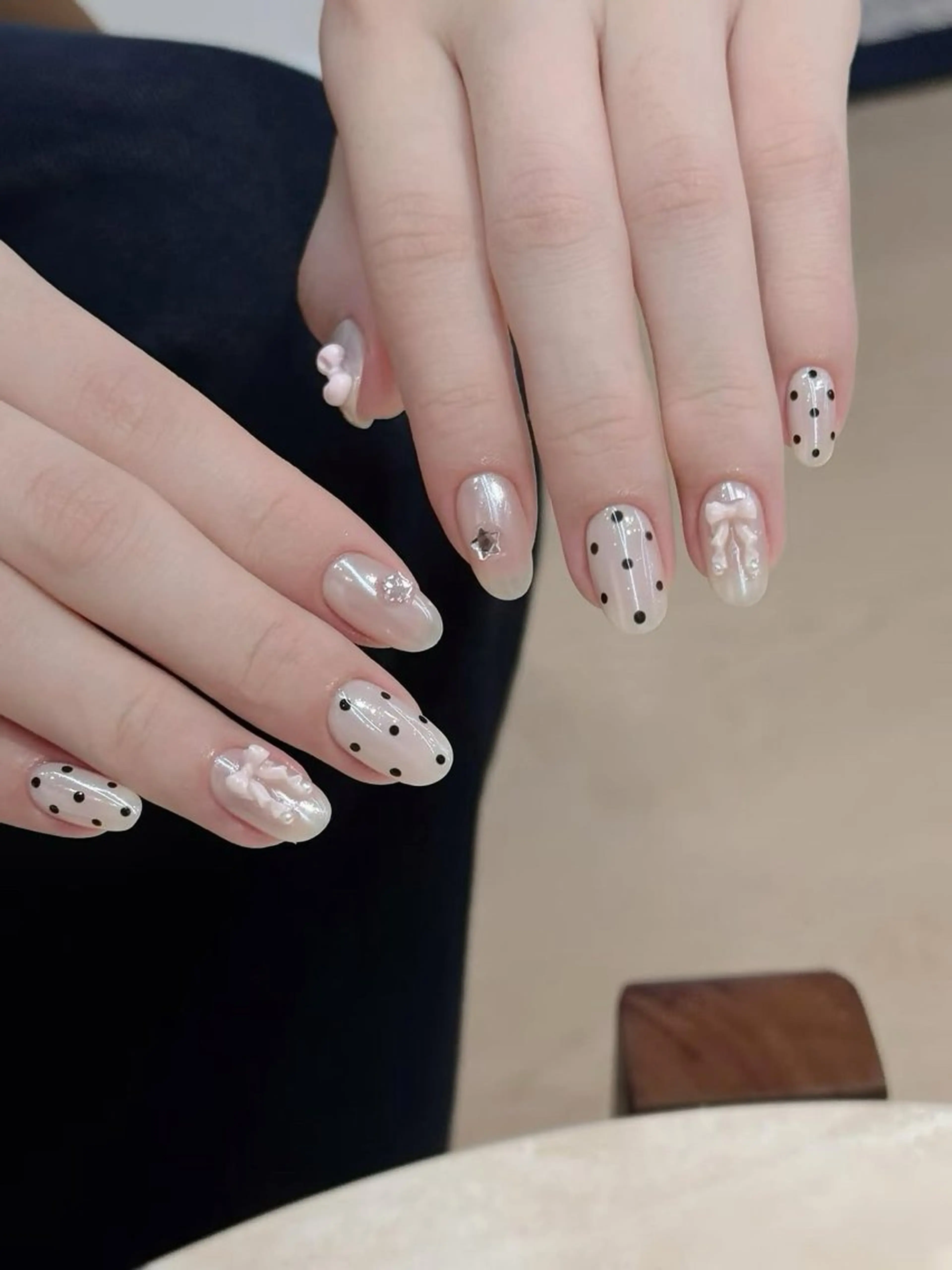 ネイル アートネイル チークネイル 氷ネイル・うるうるネイル 韓国ネイル マグネットネイル ハンドネイル NAILS168 新大久保店のネイルデザイン