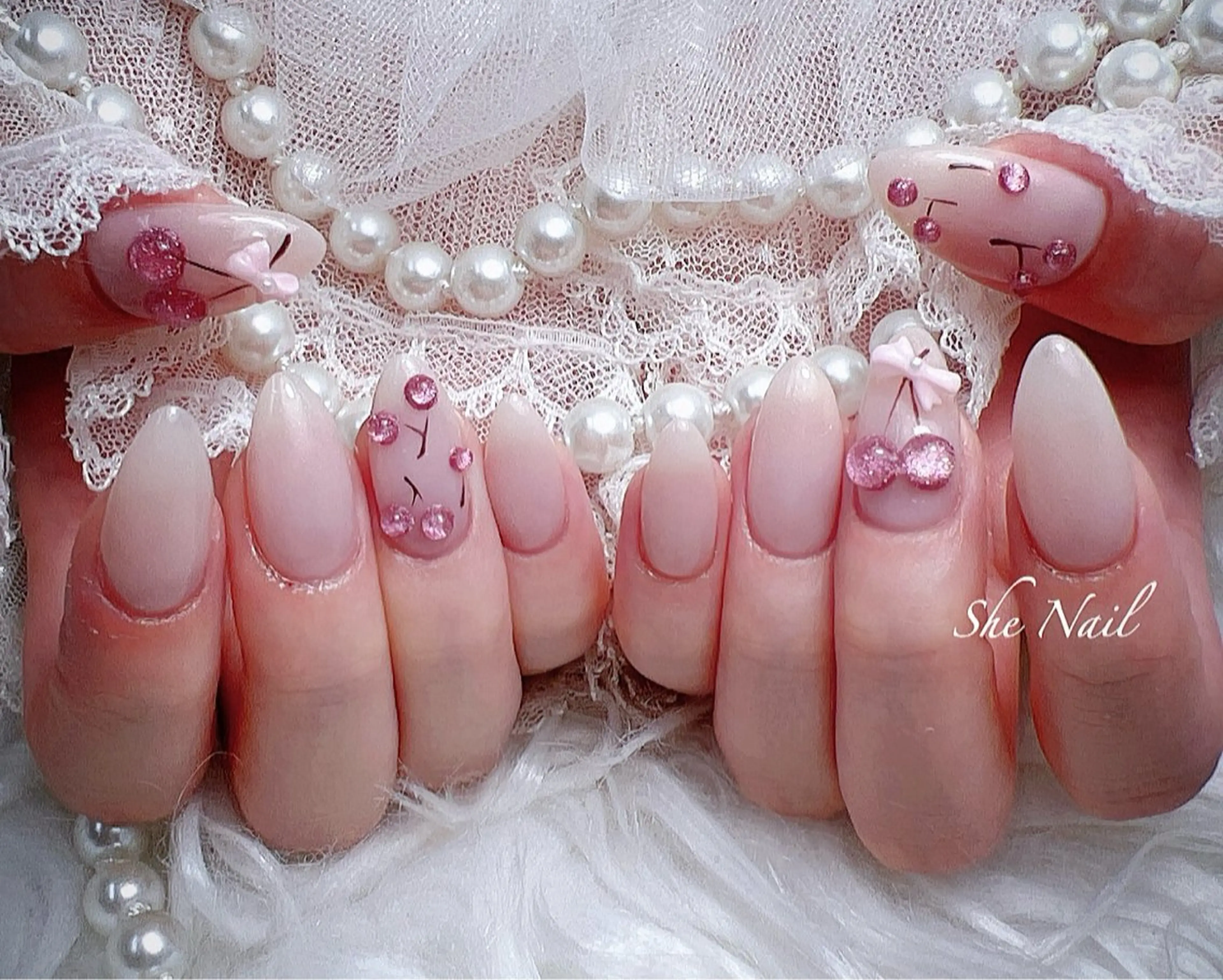 ネイル チークネイル 長さ出し フレンチネイル ガラスフレンチ キラキラネイル ハンドネイル She Nail所属・ISA_ BELLAのネイルデザイン