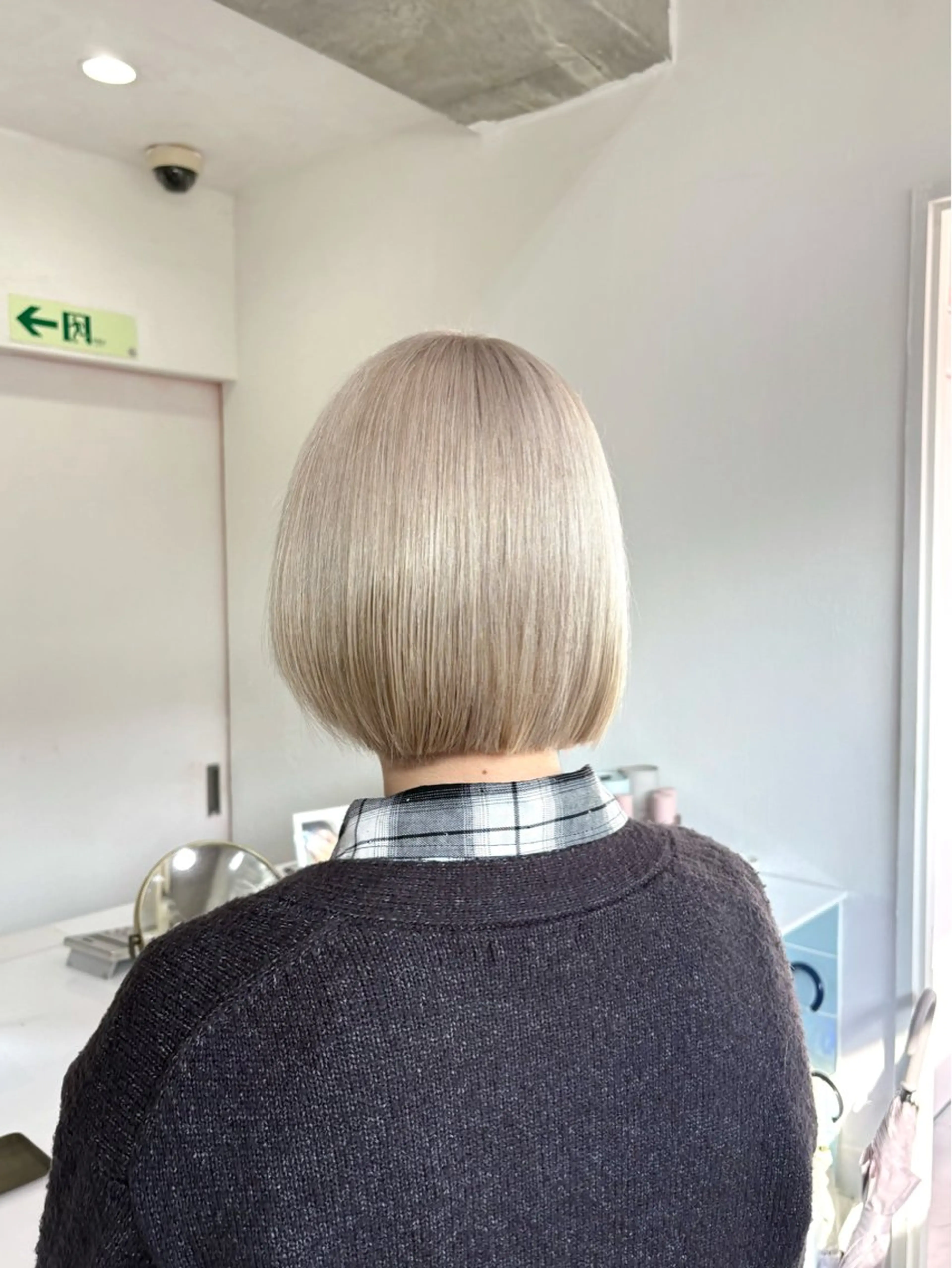 ショート カラー ヘアカラー トリートメント 美優🦕ツヤ髪 /ハイトーン🩶のヘアスタイル