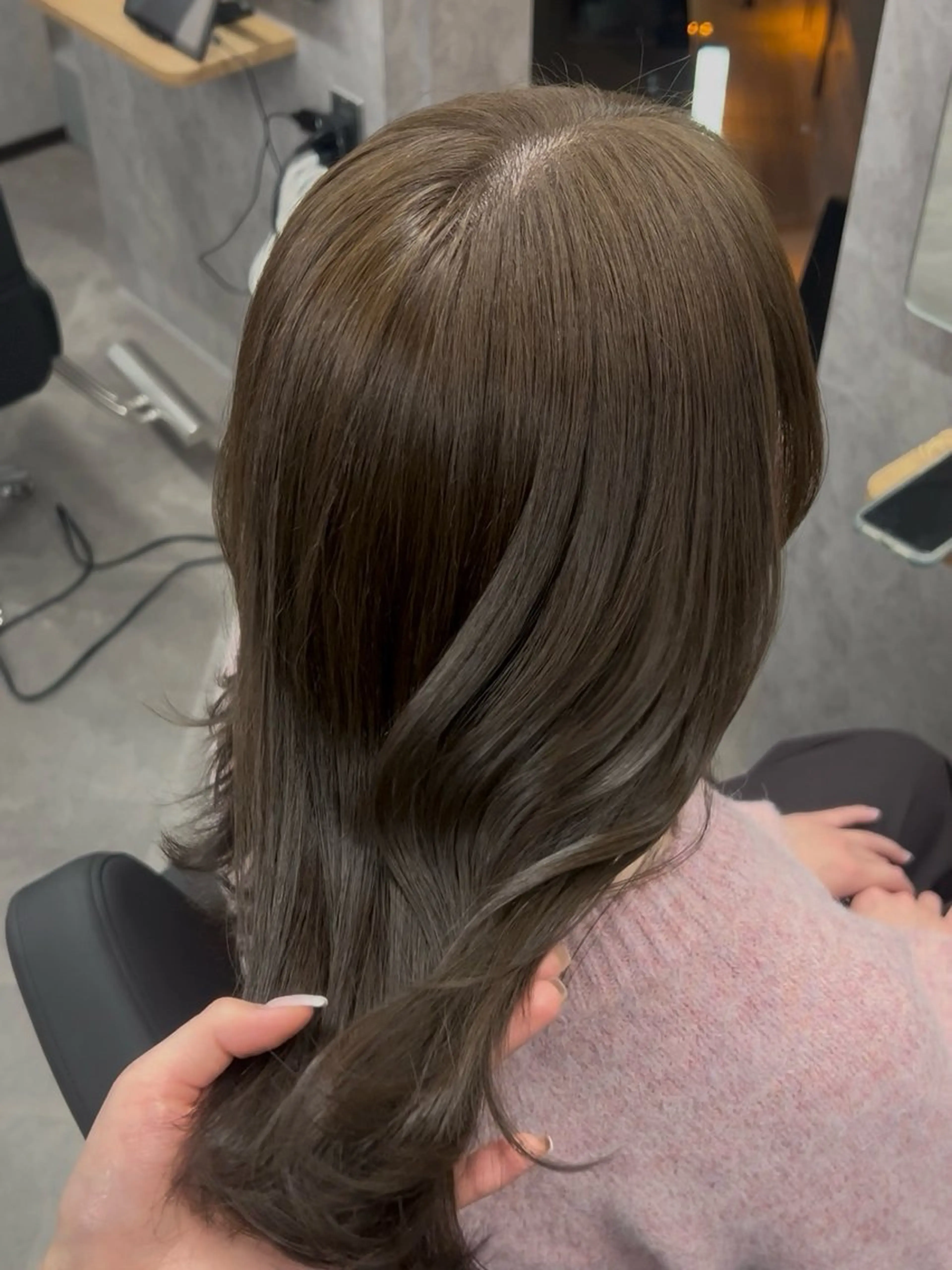 カラー ベージュカラー ブリーチ ブリーチなしカラー オリーブベージュ カット ヘアカラー 今野 梨々花のヘアスタイル