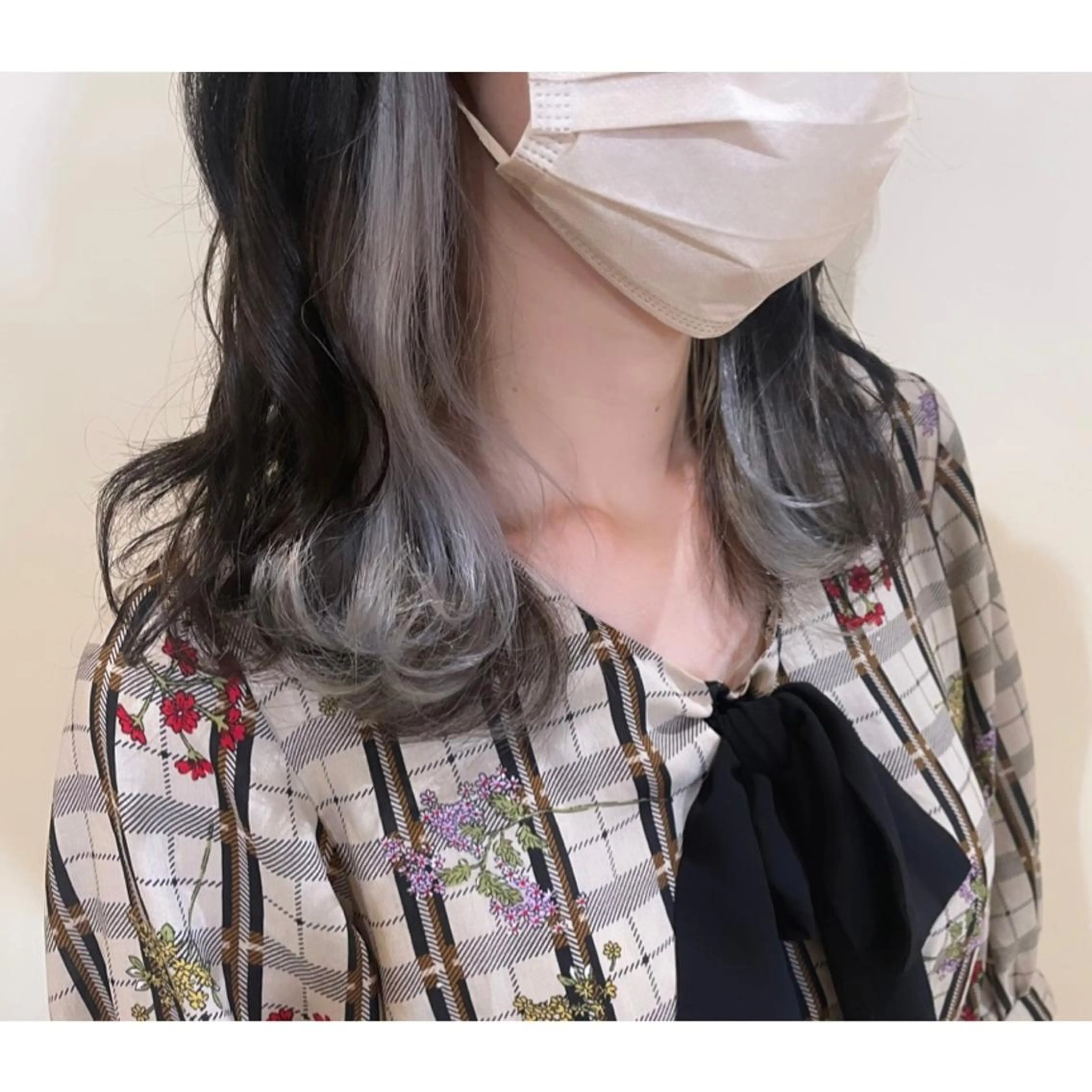 セミロング カラー ブリーチ シルバー ホワイトシルバー ヘアカラー ❁⃘ ち だ り さ ❁⃘のヘアスタイル