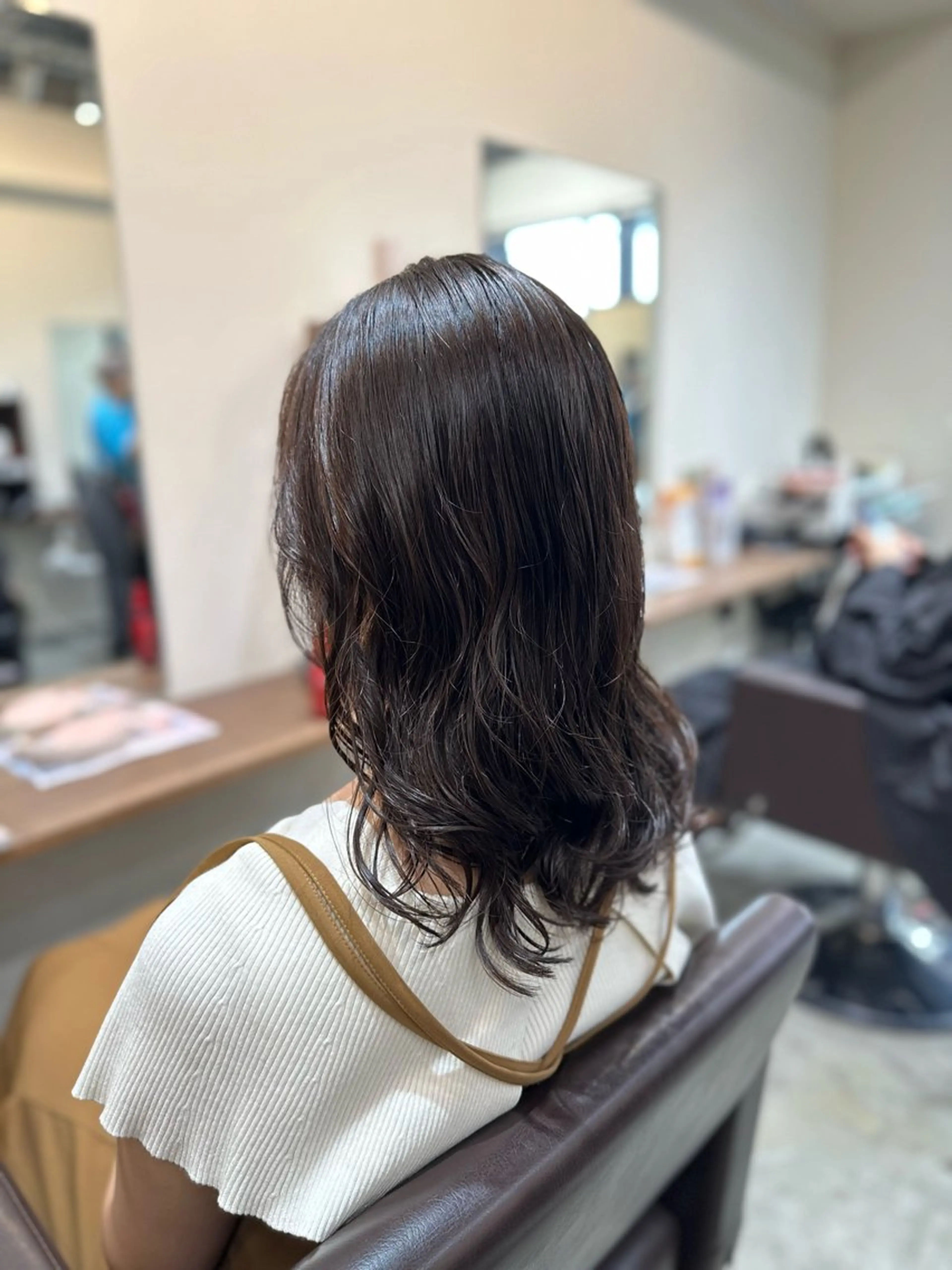 ミディアム カラー パーマ カット パーマ トリートメント ヘッドスパ 巻けるケア縮毛矯正✨ ケアカラー✨山下のヘアスタイル