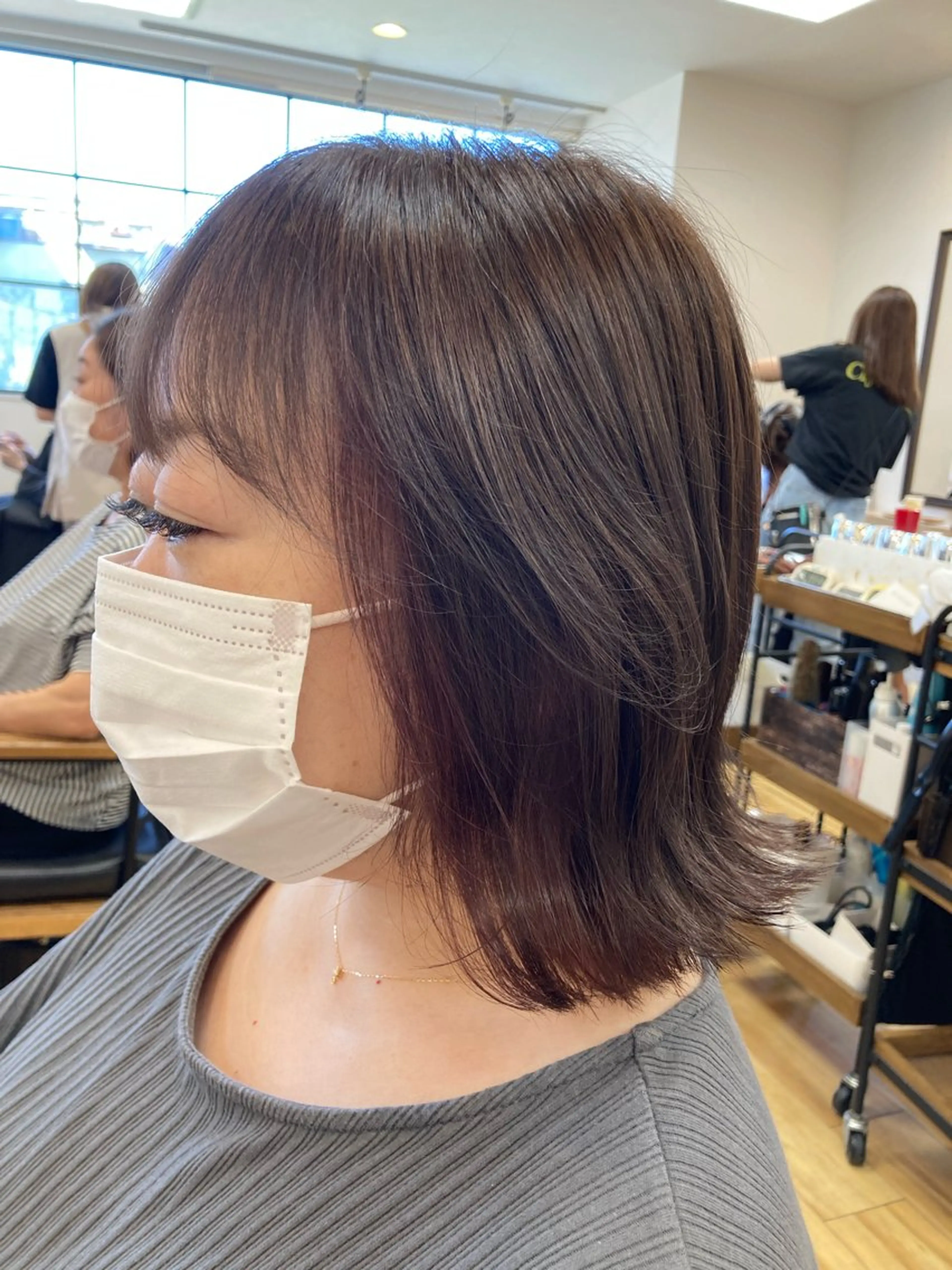 ミディアム カラー ベージュカラー カシス デザインカラー ピンクカラー ヘアカラー 大野 まゆのヘアスタイル
