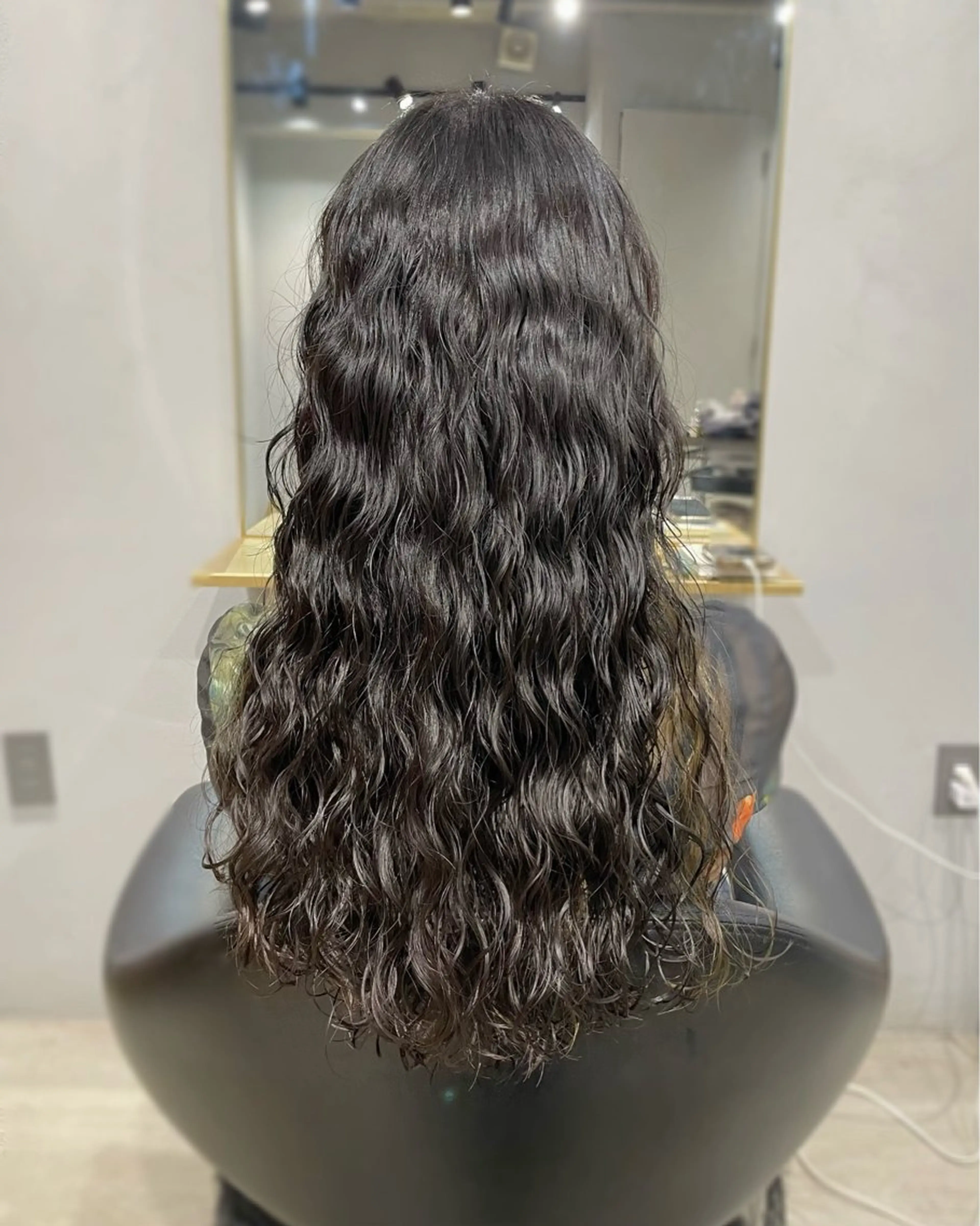 ロング パーマ カット パーマ トリートメント 【arc】Ruri コテ巻き風パーマのヘアスタイル